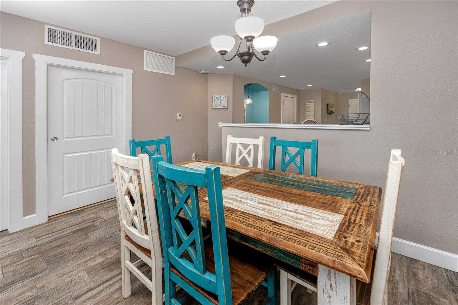 399 2nd St #217 Property Photo 10