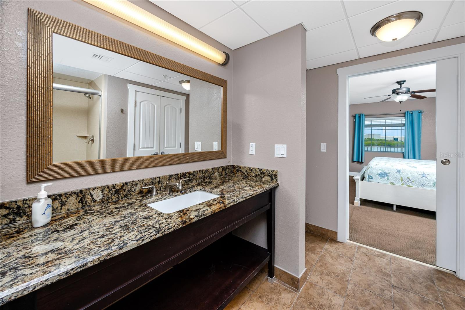 399 2nd St #217 Property Photo 18