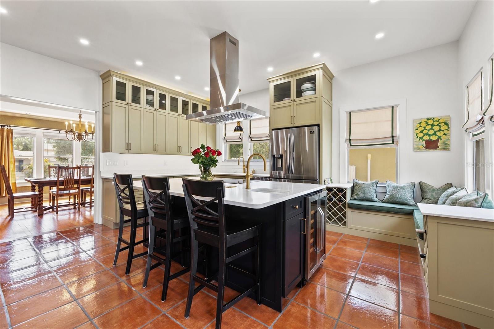 241 72nd St N Property Photo 2