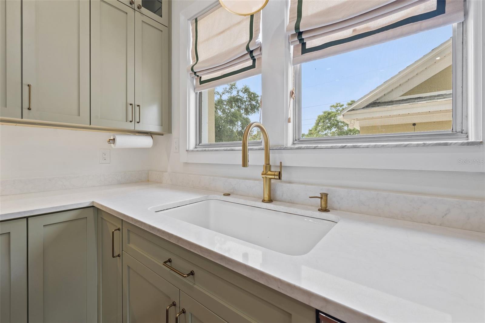 241 72nd St N Property Photo 6