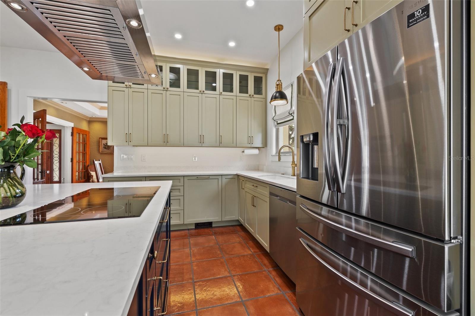 241 72nd St N Property Photo 7