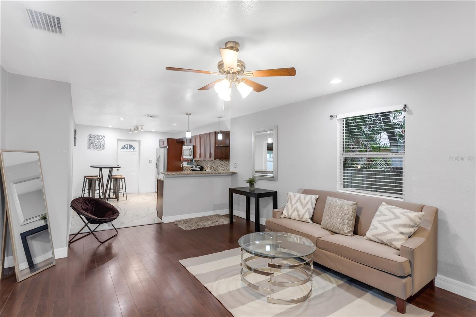 2916 W Crest Ave Property Photo 6