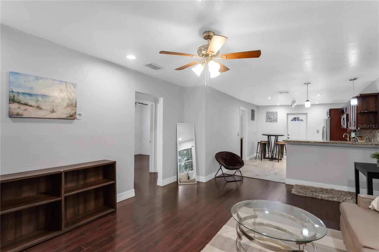 2916 W Crest Ave Property Photo 7