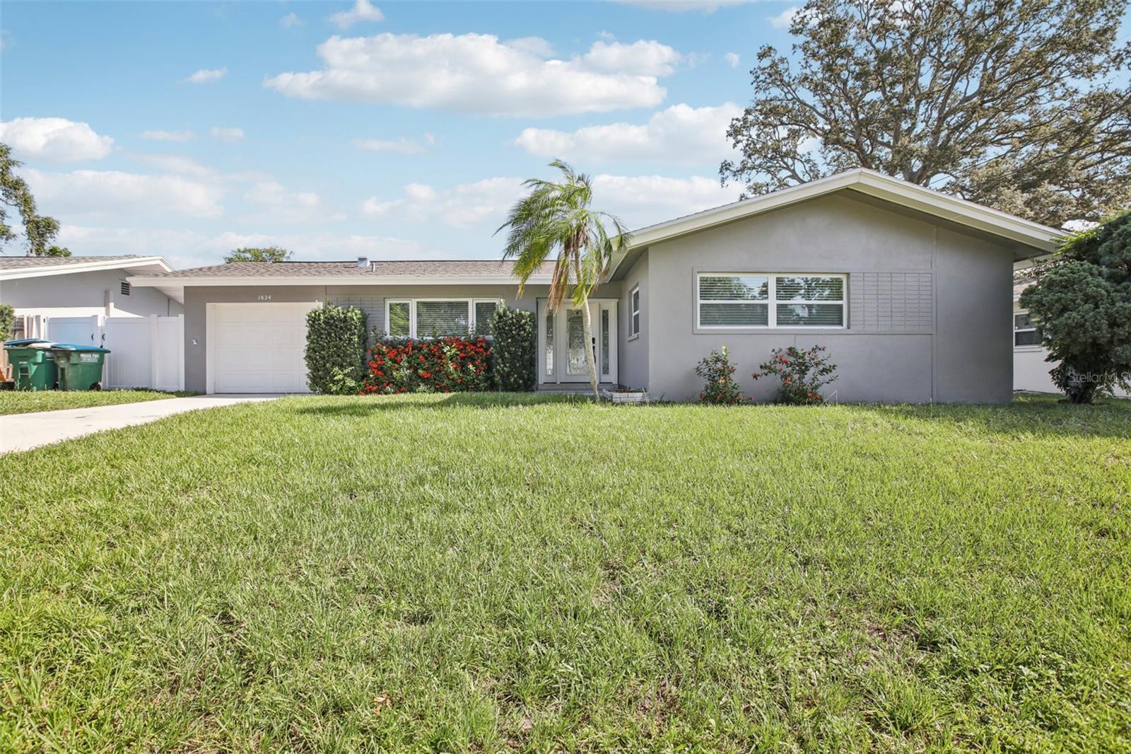1624 CHATEAU DR
