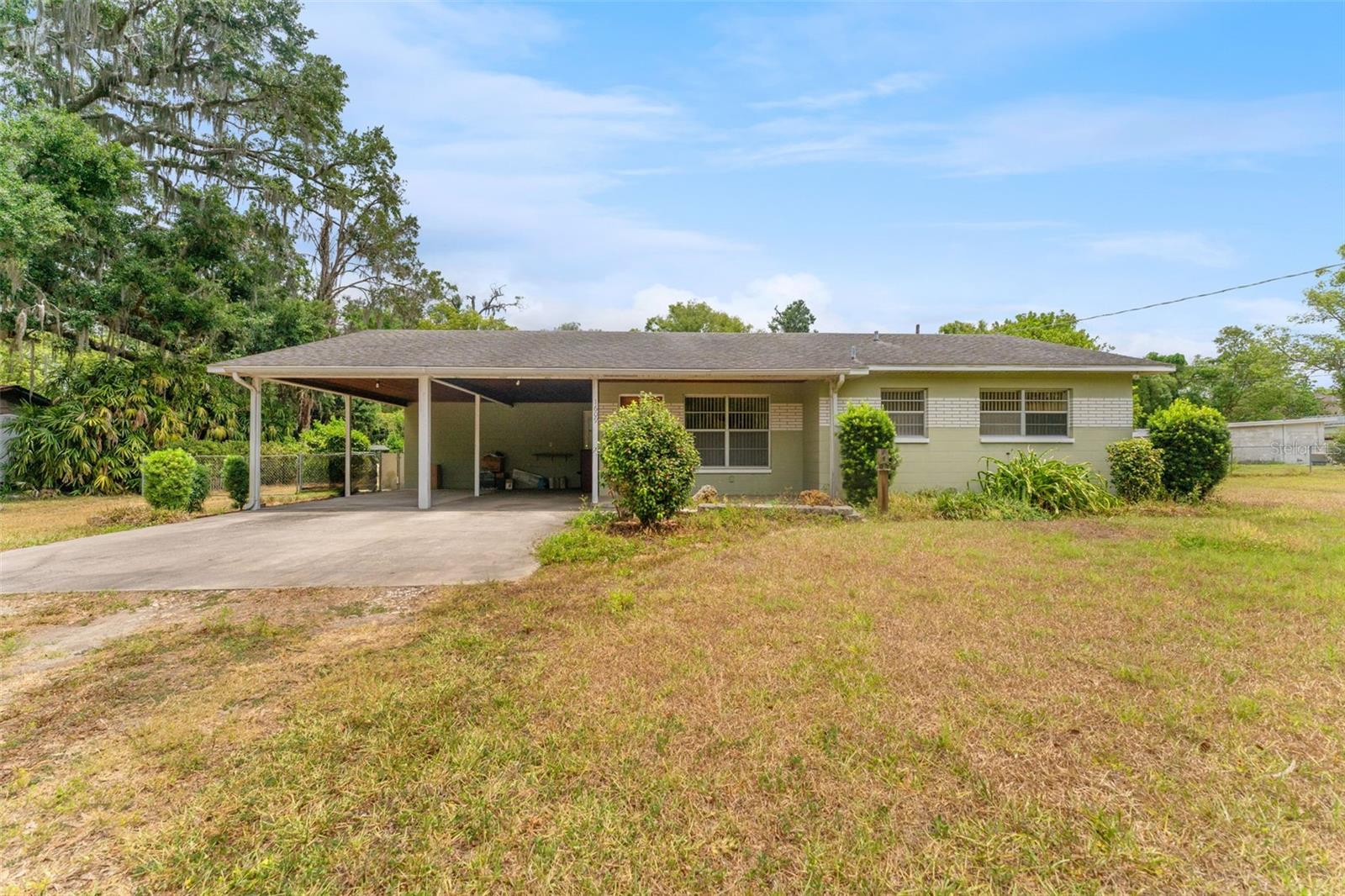 1609 S Valrico Rd Property Photo