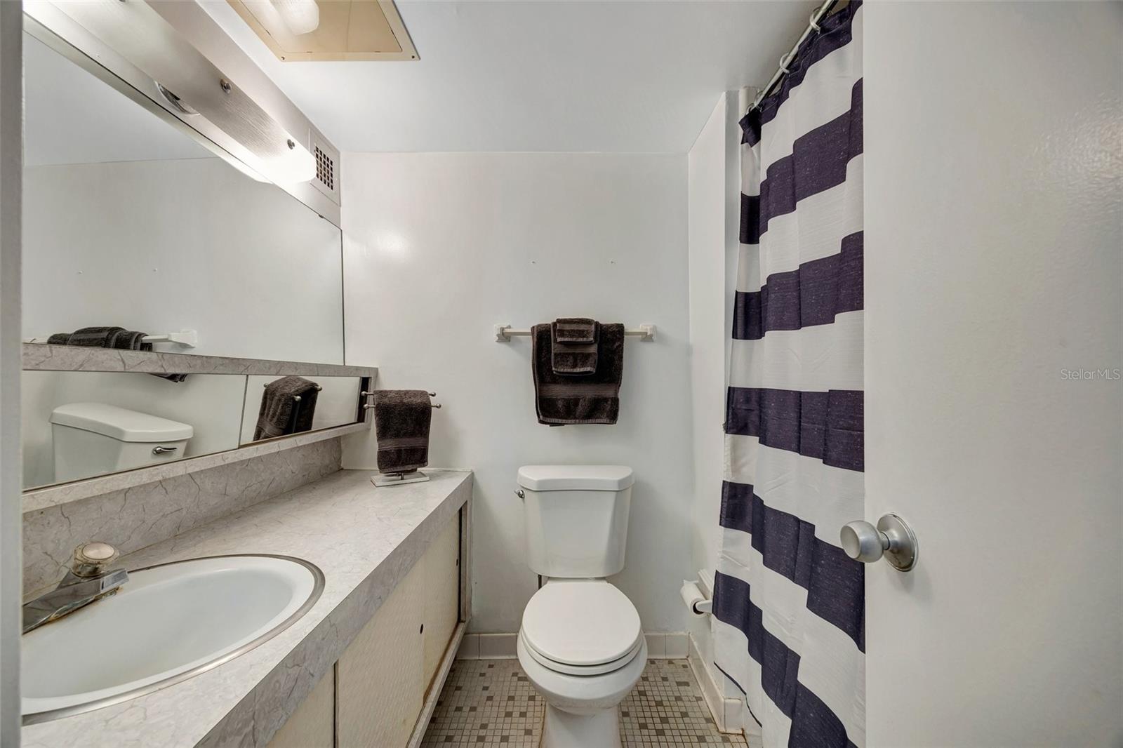 31 Island Way #1403 Property Photo 14