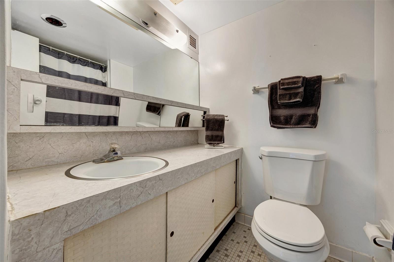 31 Island Way #1403 Property Photo 25