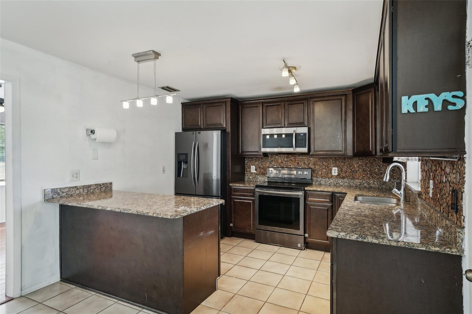 503 Holt Cir Property Photo 13