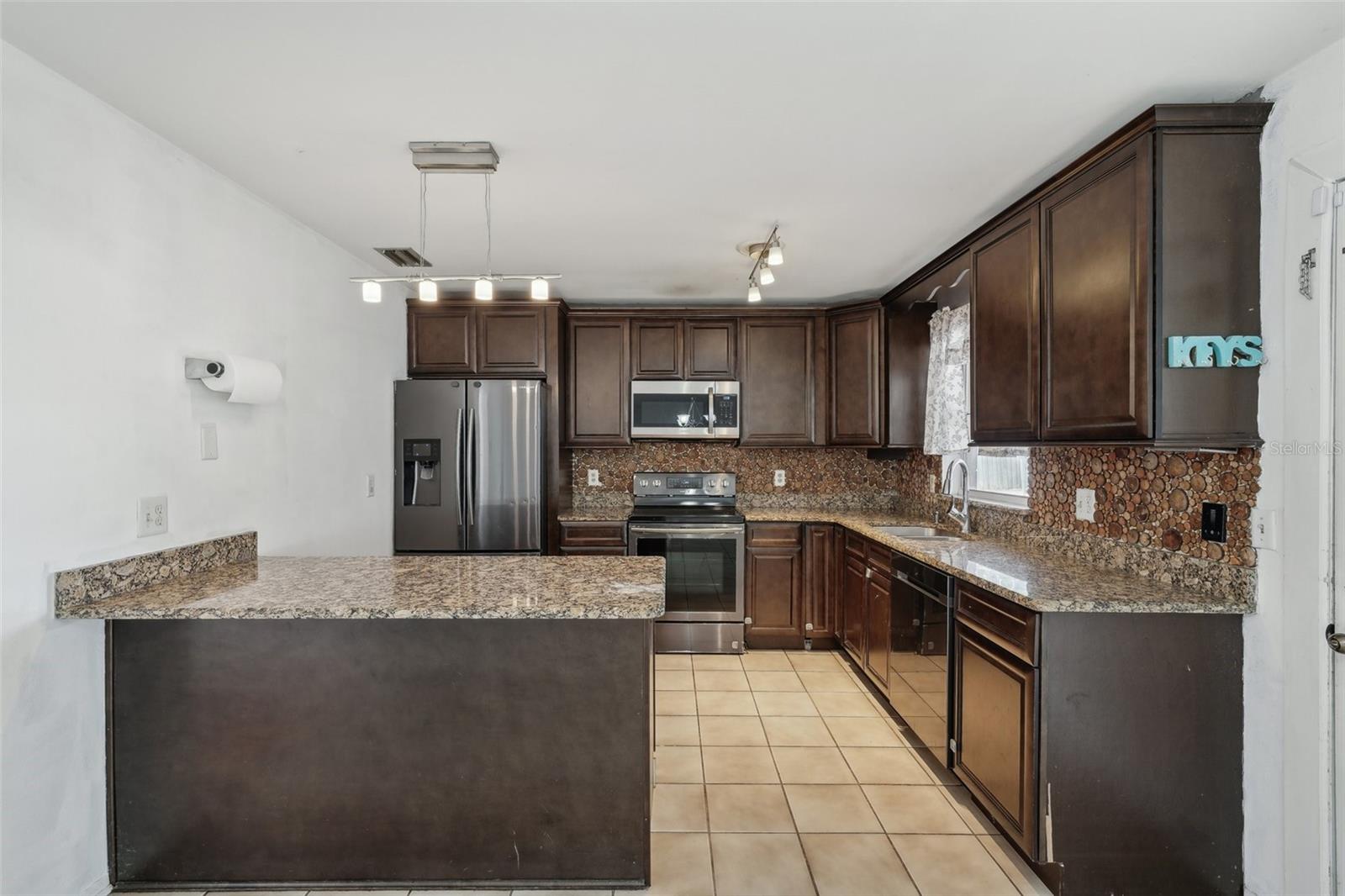 503 Holt Cir Property Photo 14
