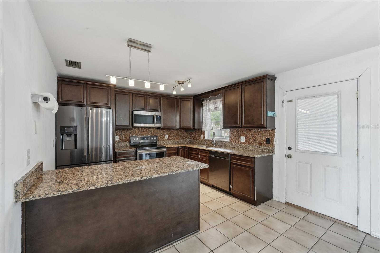 503 Holt Cir Property Photo 15