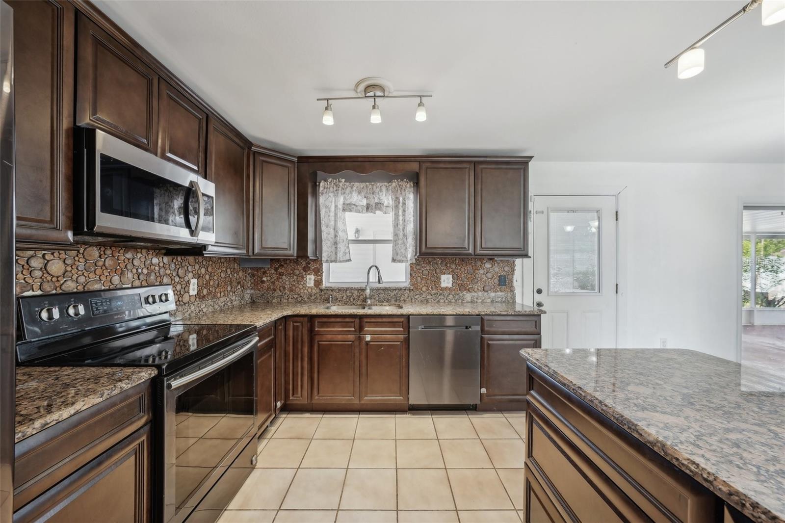 503 Holt Cir Property Photo 19