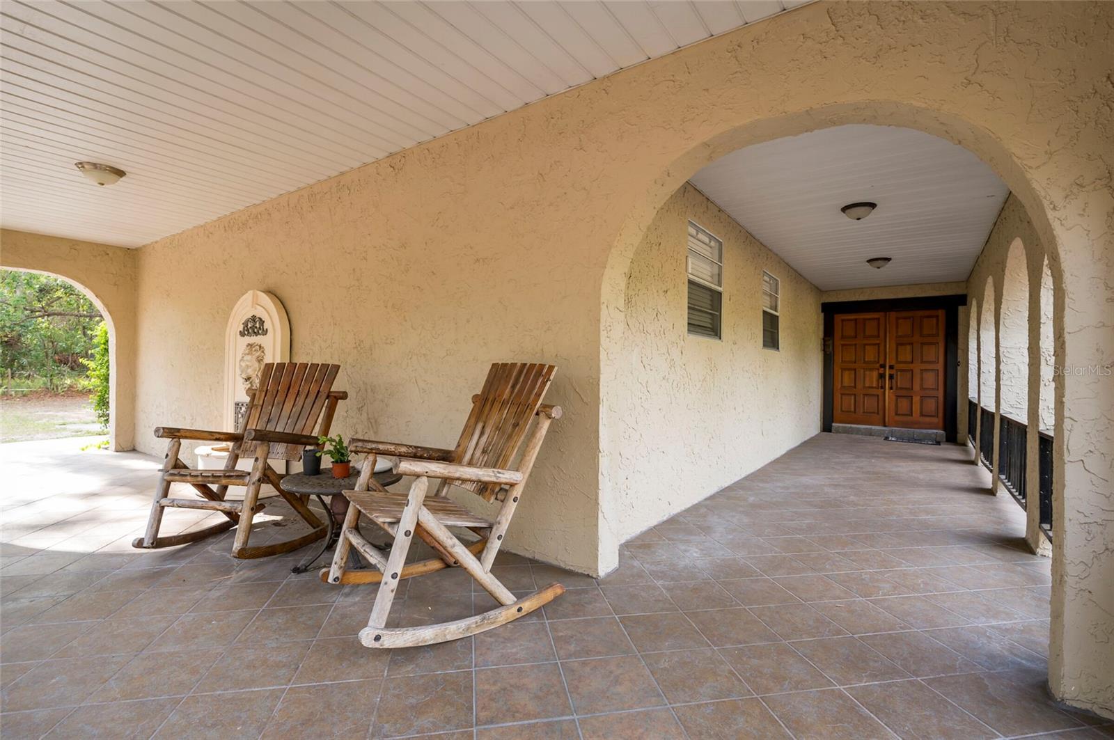 12311 Oakwood Dr Property Photo 3