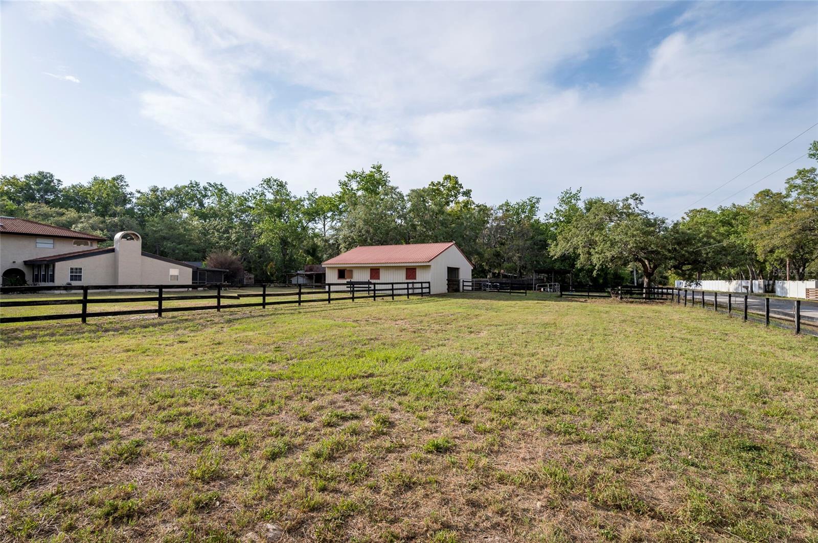 12311 Oakwood Dr Property Photo 5
