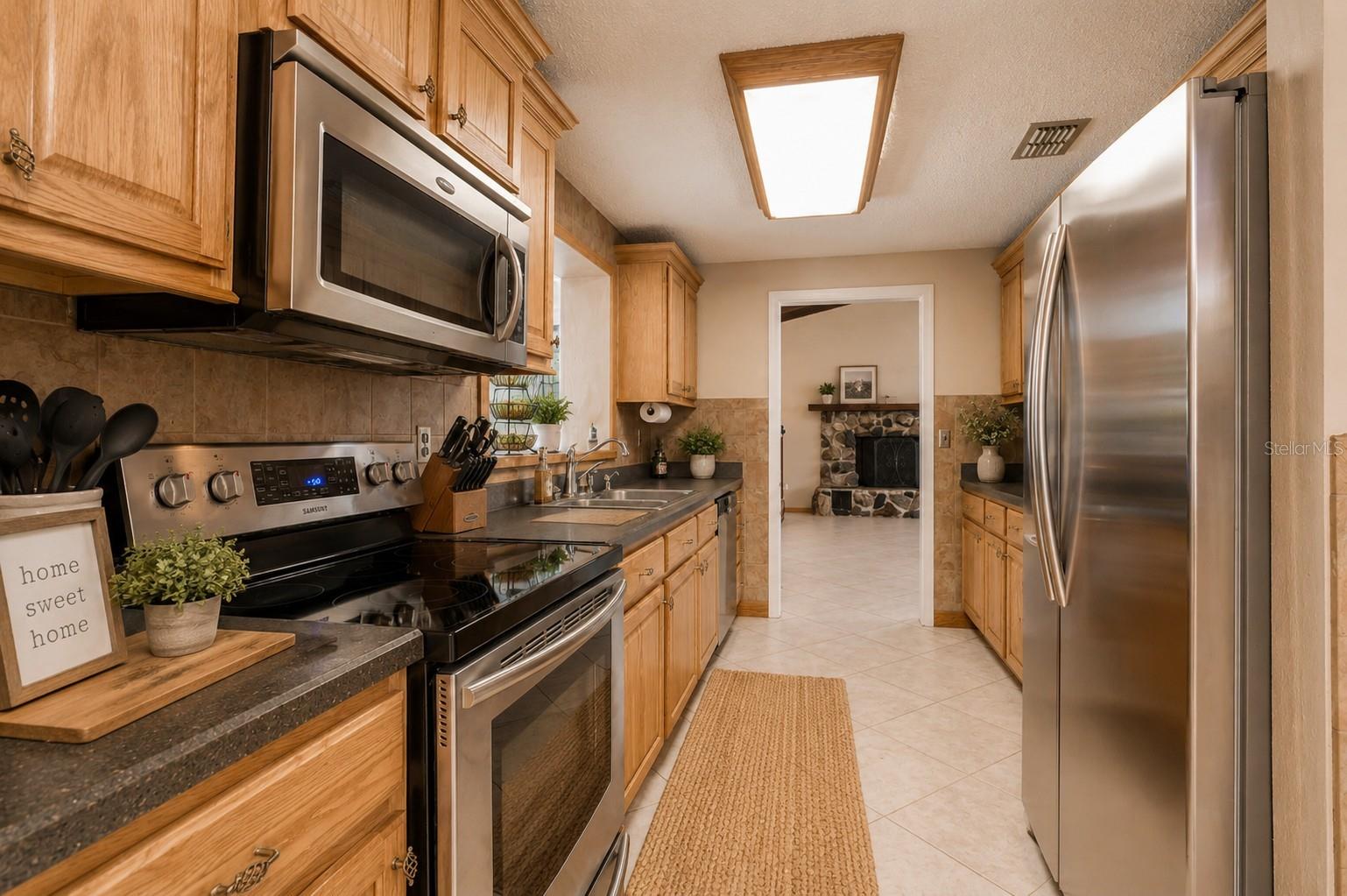 12311 Oakwood Dr Property Photo 8