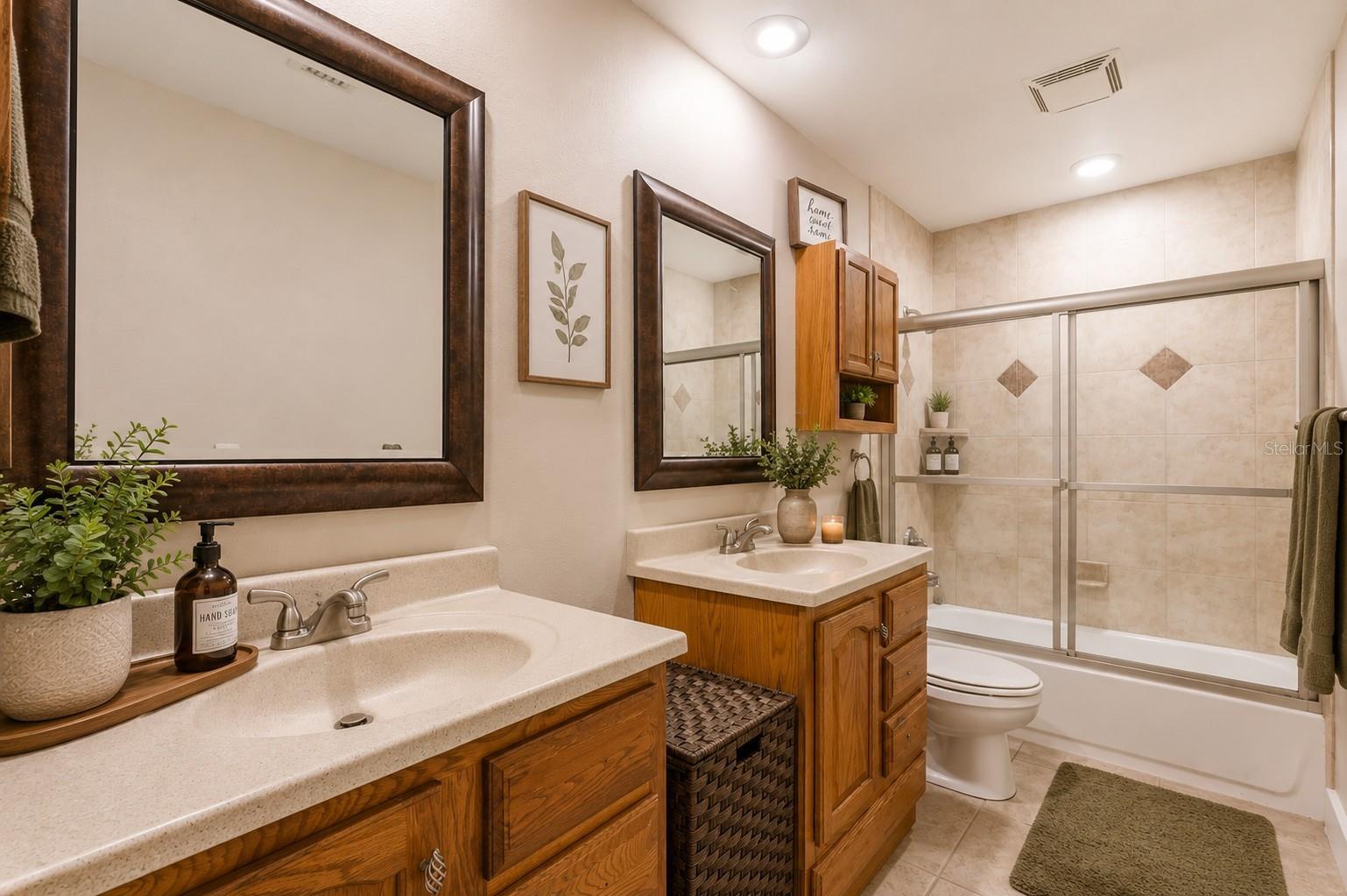 12311 Oakwood Dr Property Photo 13