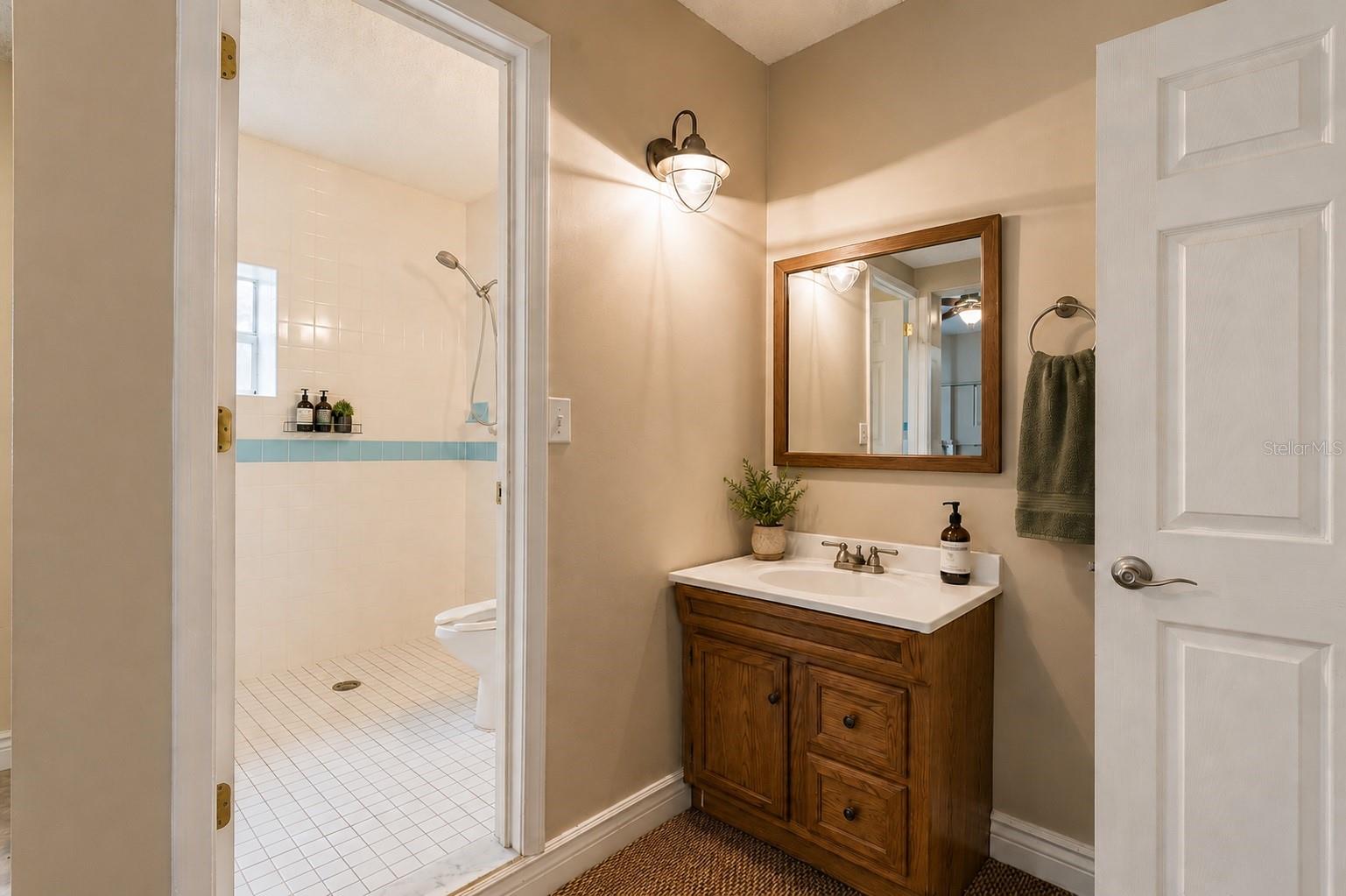12311 Oakwood Dr Property Photo 16