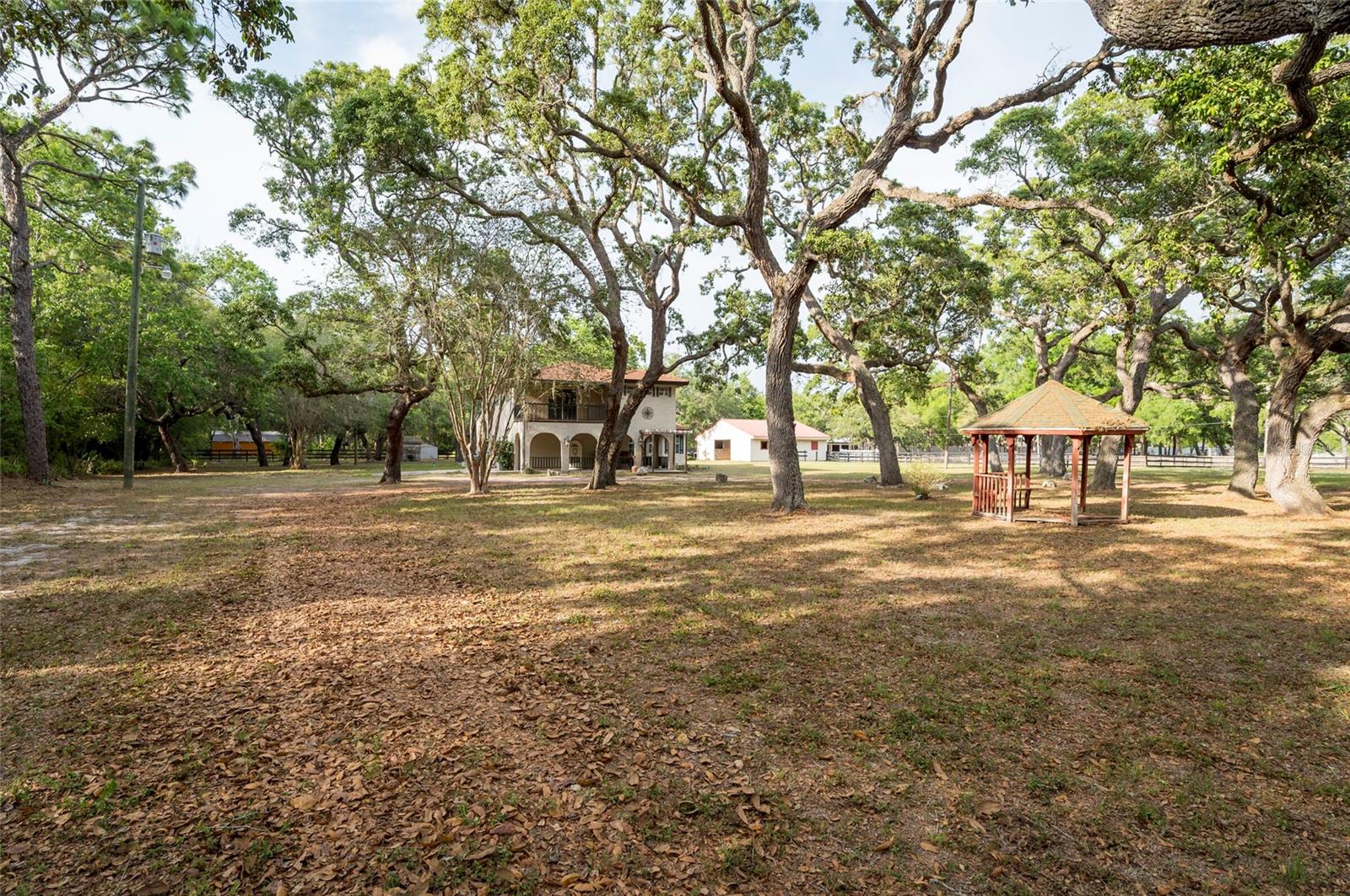 12311 Oakwood Dr Property Photo 29