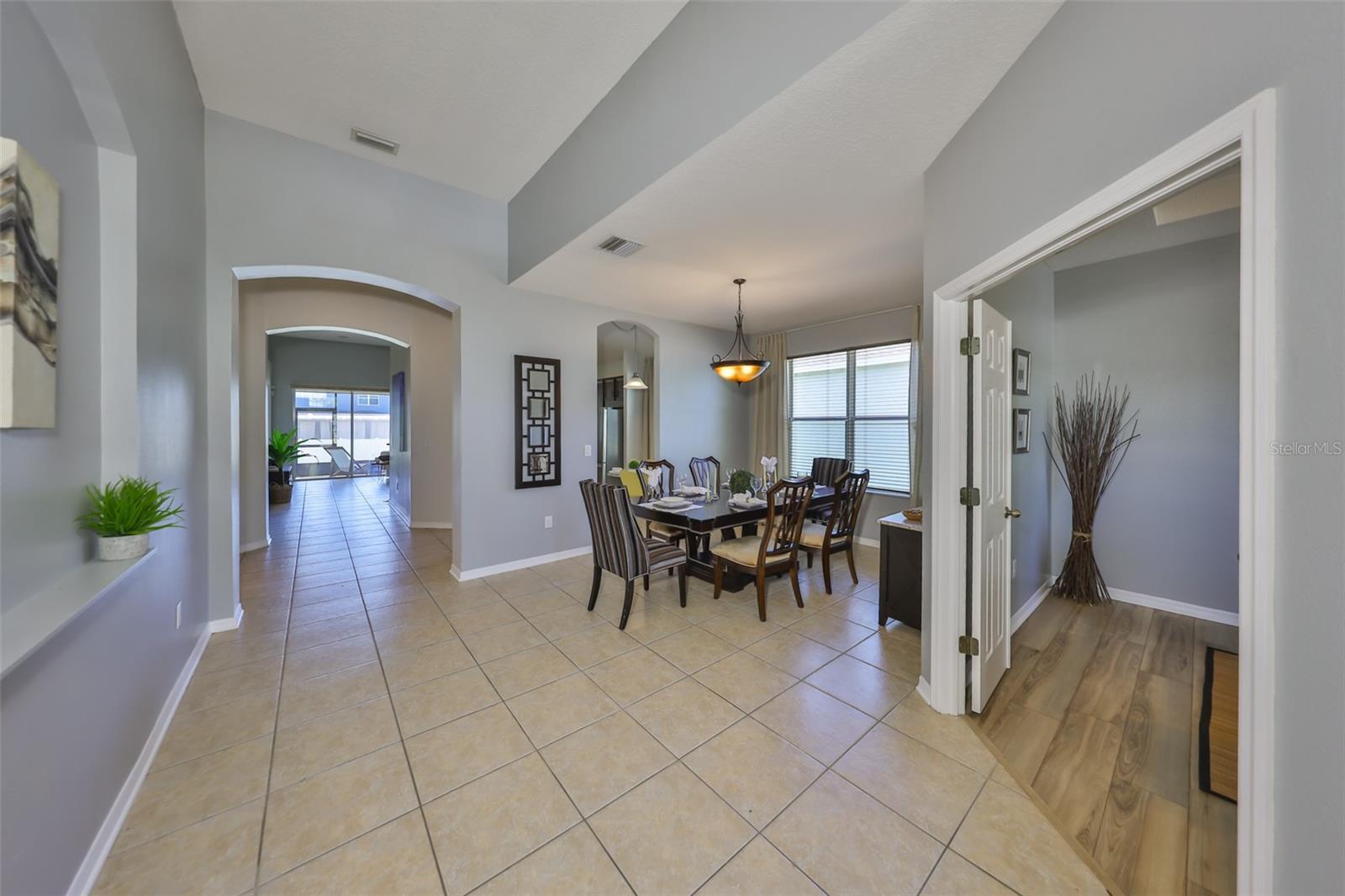 11408 Coventry Grove Cir Property Photo 3