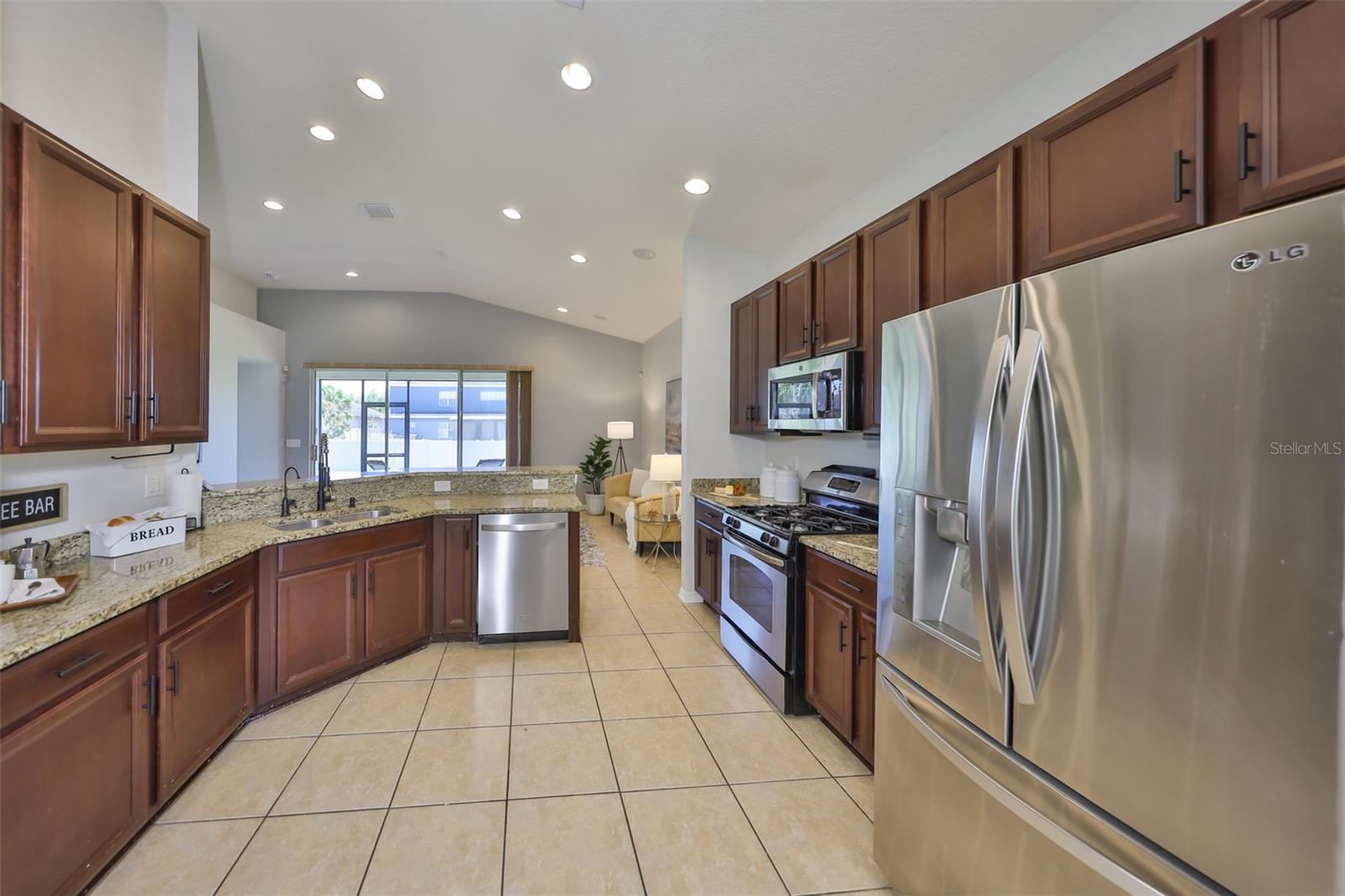 11408 Coventry Grove Cir Property Photo 20
