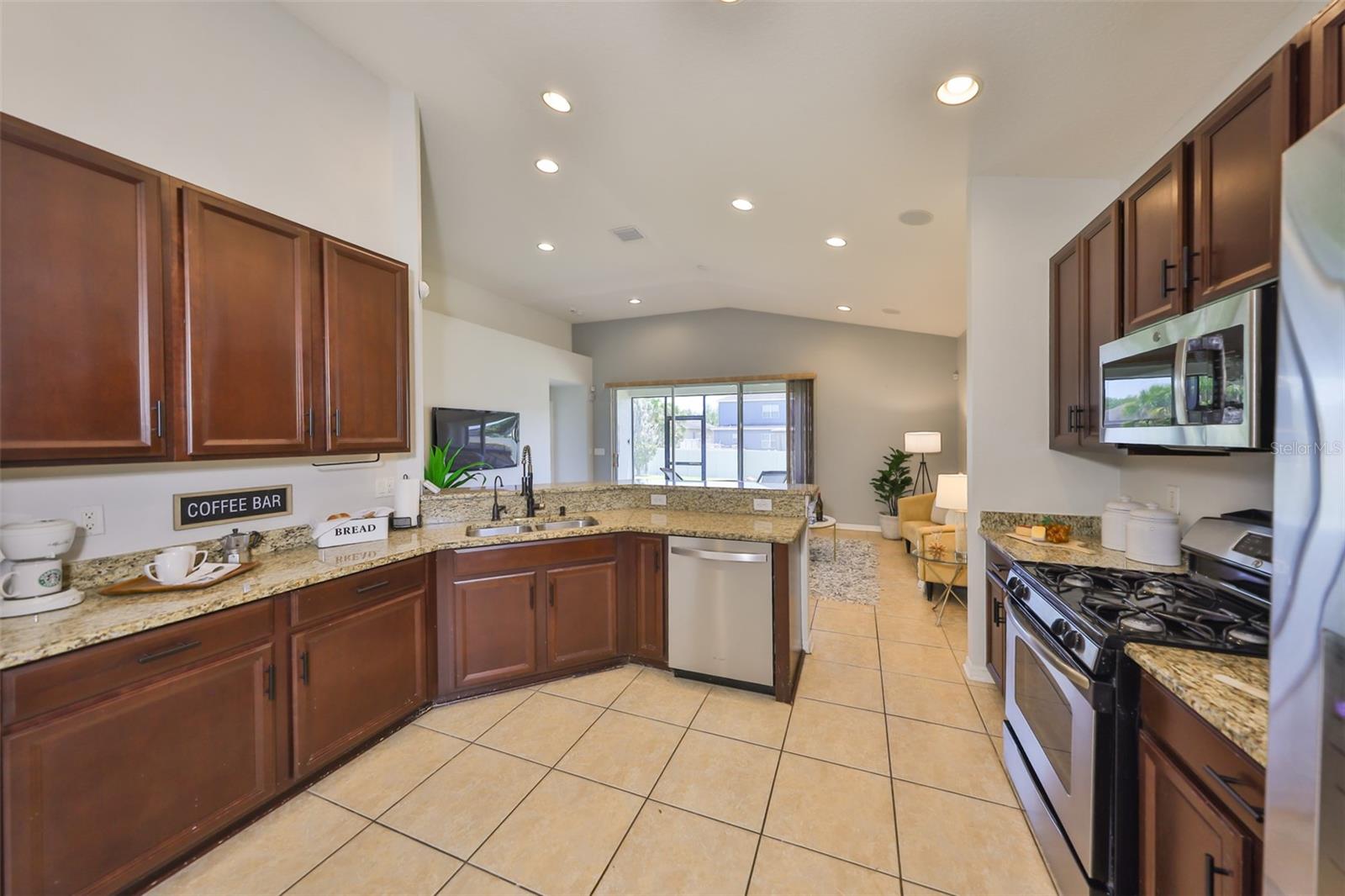 11408 Coventry Grove Cir Property Photo 21