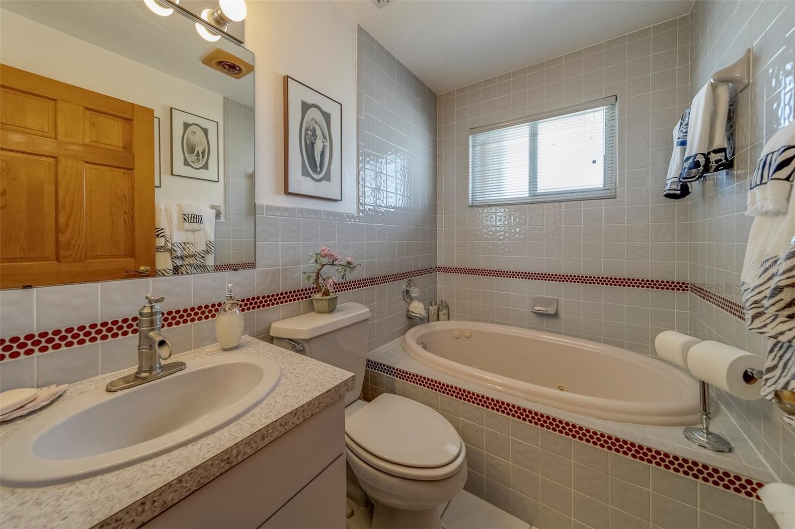 17606 Lee Ave Property Photo 84