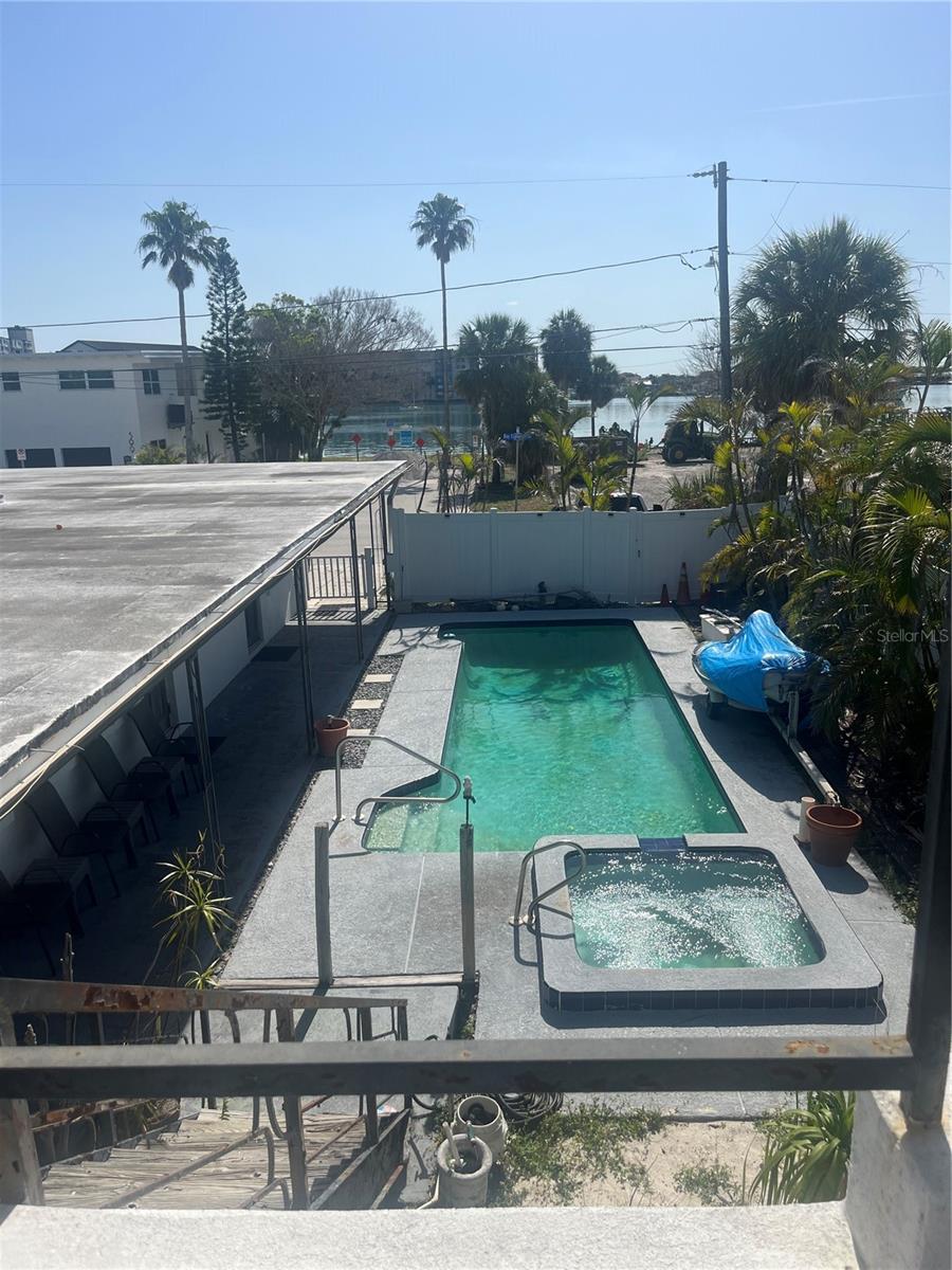 580 Bay Esplanade Property Photo