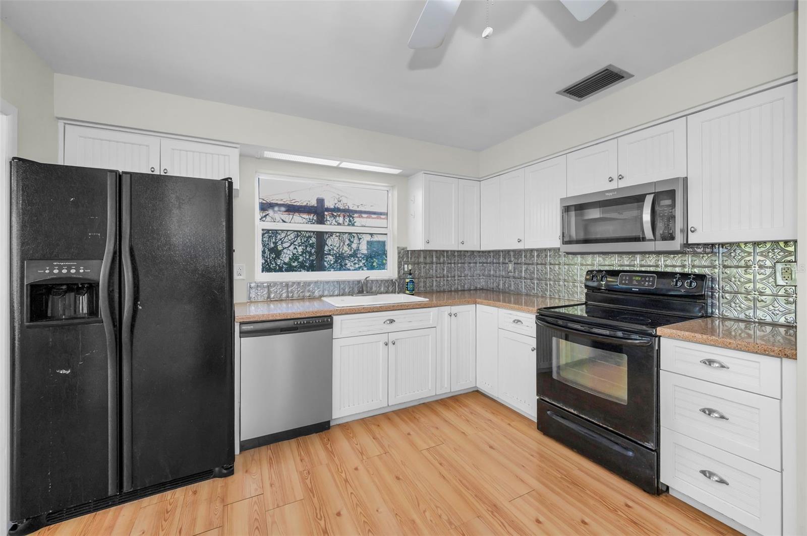 2485 Indigo Dr Property Photo 20