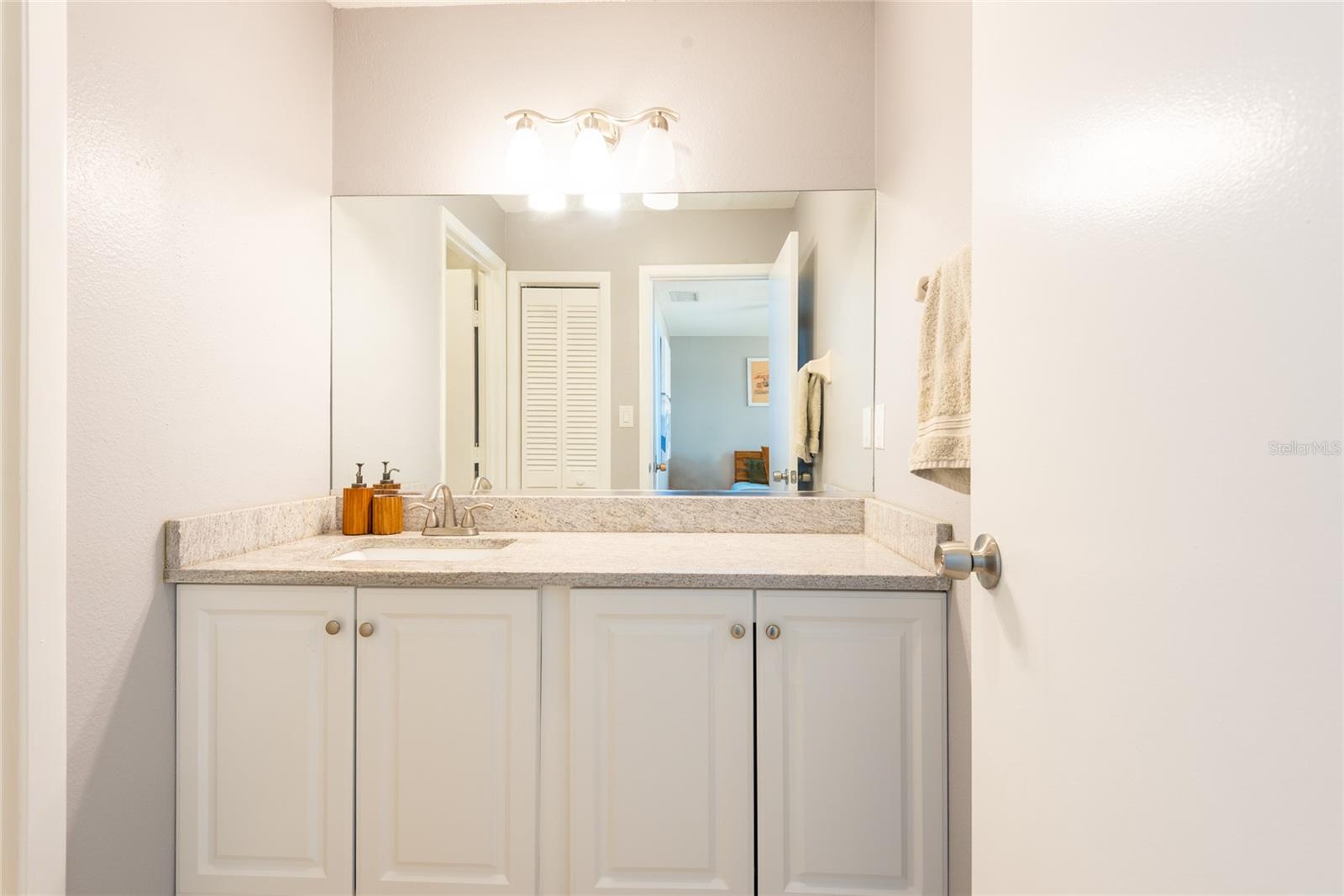 2643 St Josephs Dr W Property Photo 27