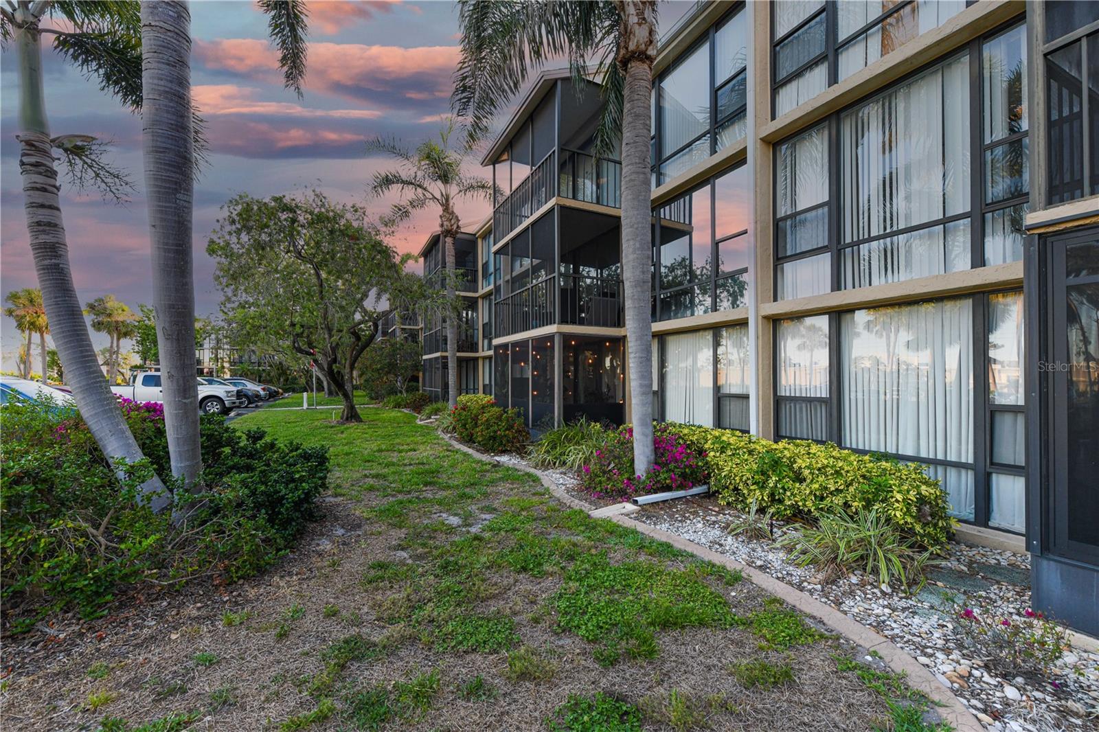 618 BIRD BAY DR S #111 Property Photo 1