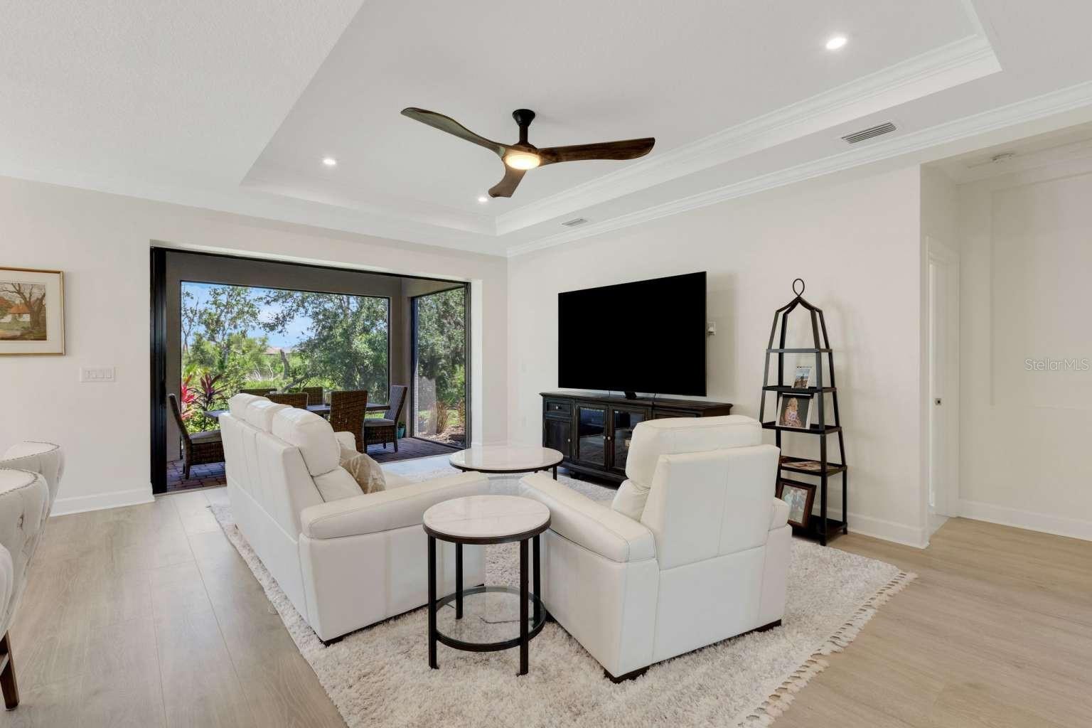 5410 Morey Farms Loop Property Photo 4