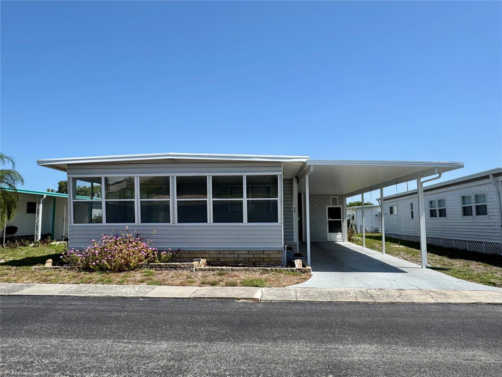 99 Pindo Palm St E Property Photo