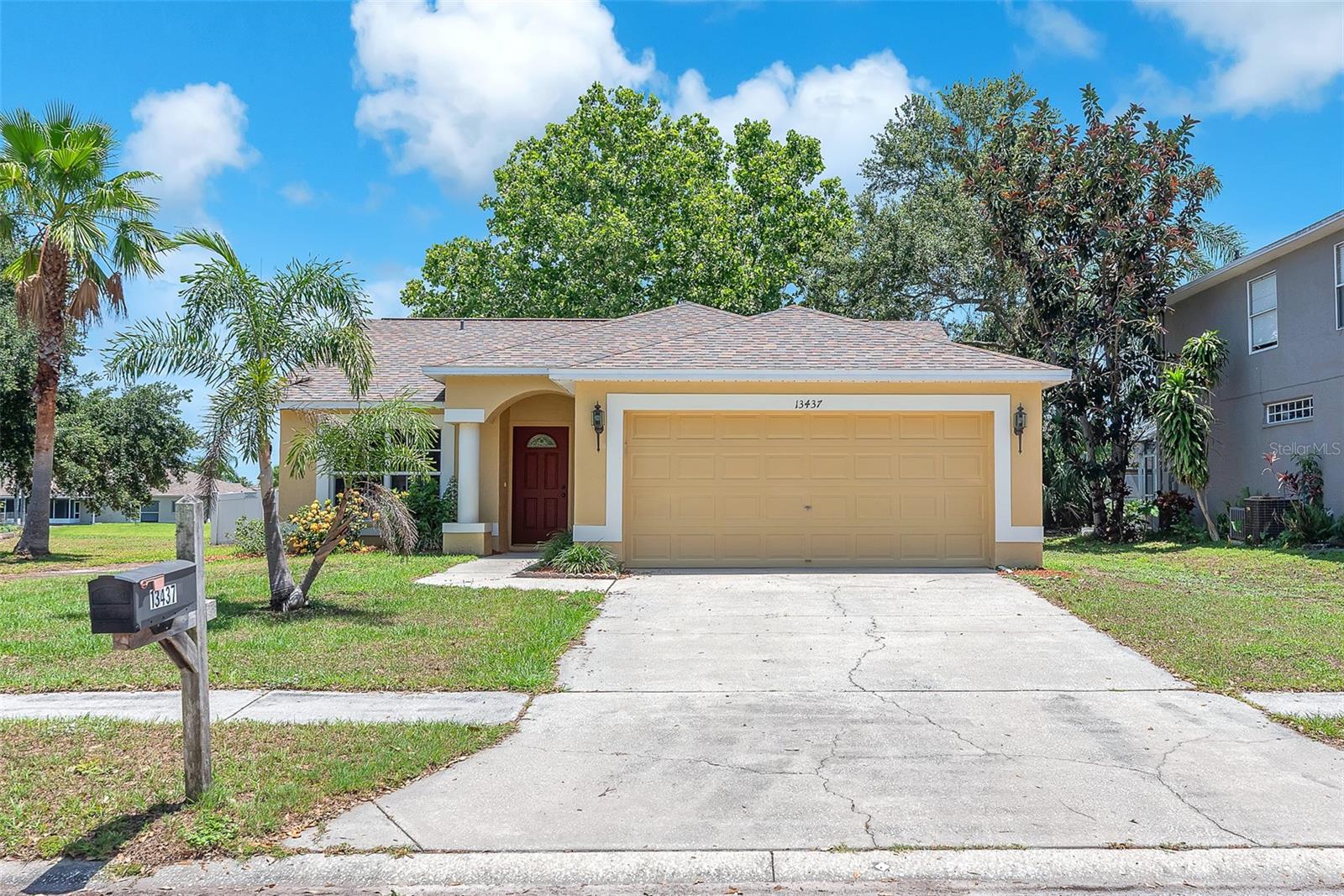 13437 Beechberry Dr Property Photo