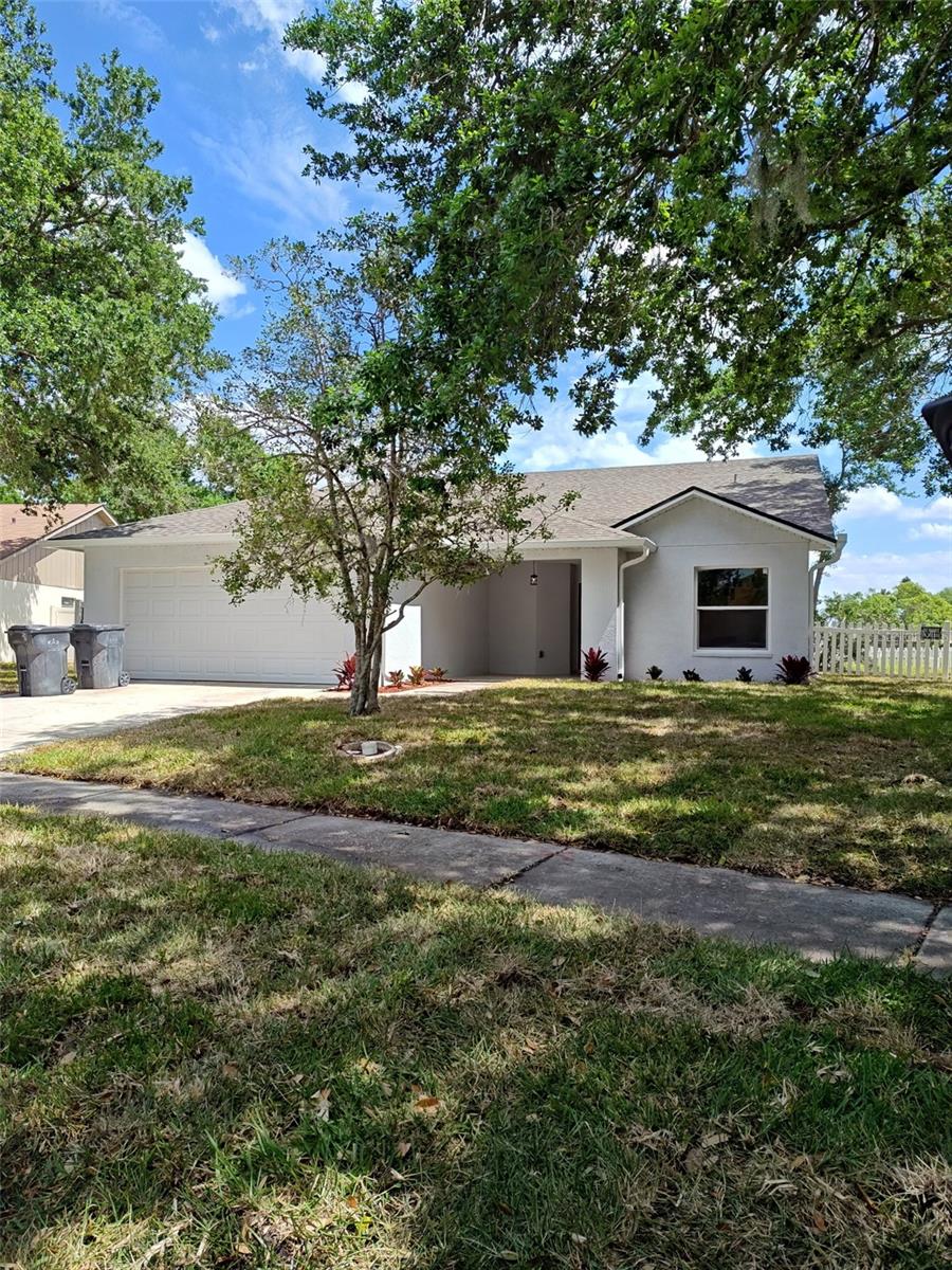 12910 Longcrest Dr Property Photo