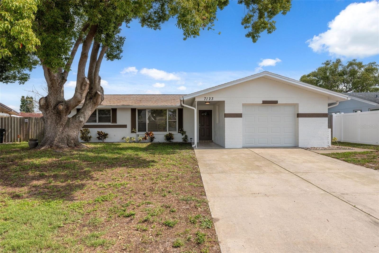 7123 Cherry Laurel Dr Property Photo