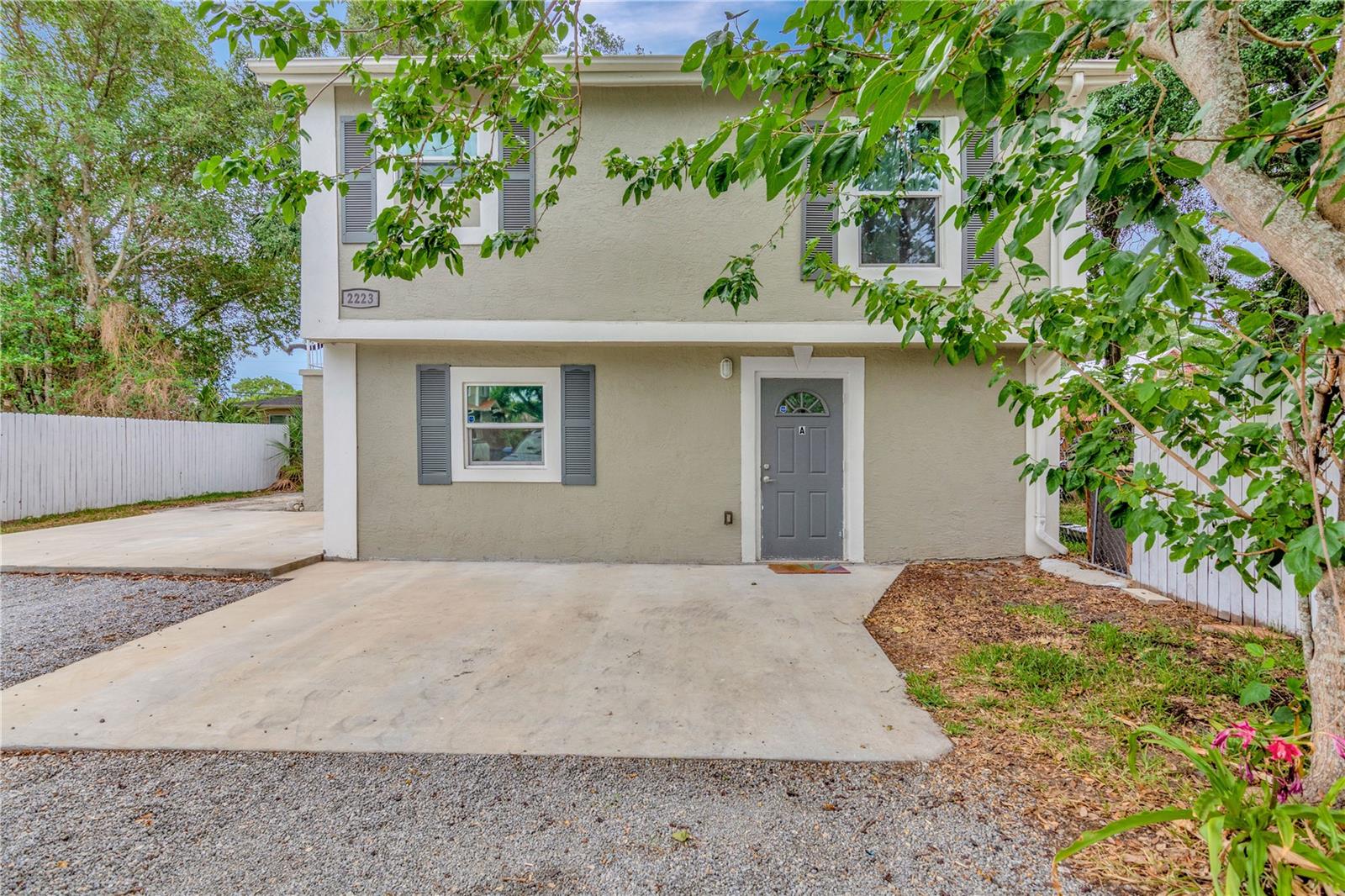 2223 Gordon St Property Photo 1
