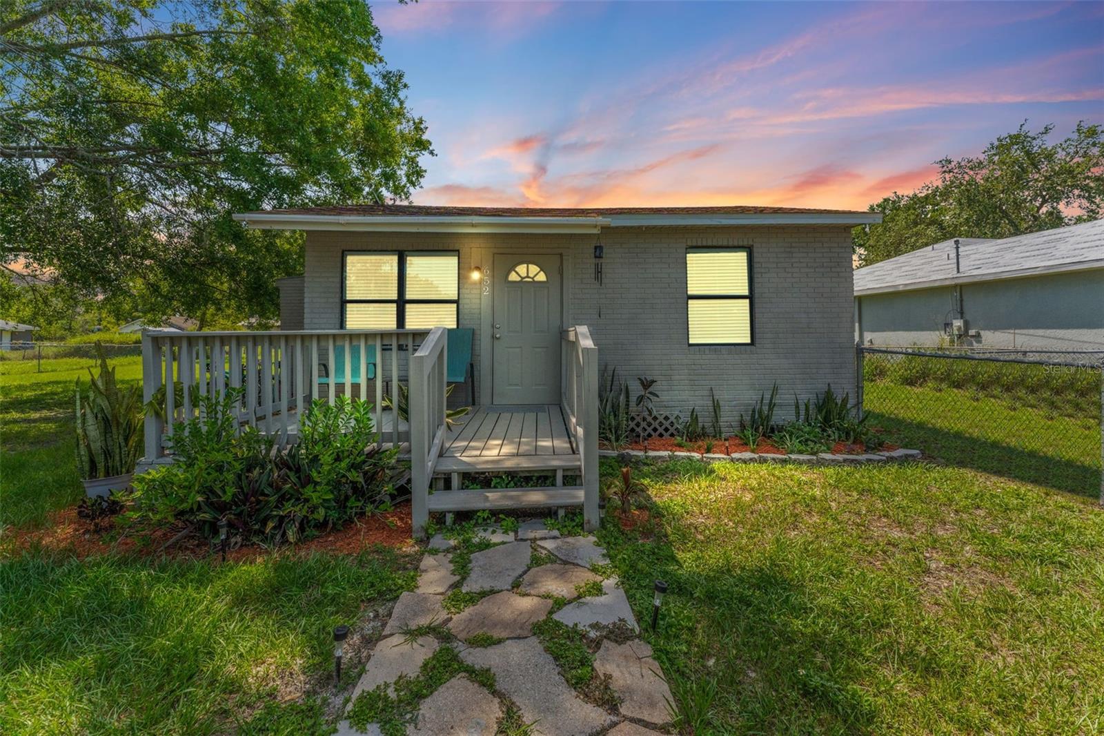 652 N Jackson St Property Photo 1