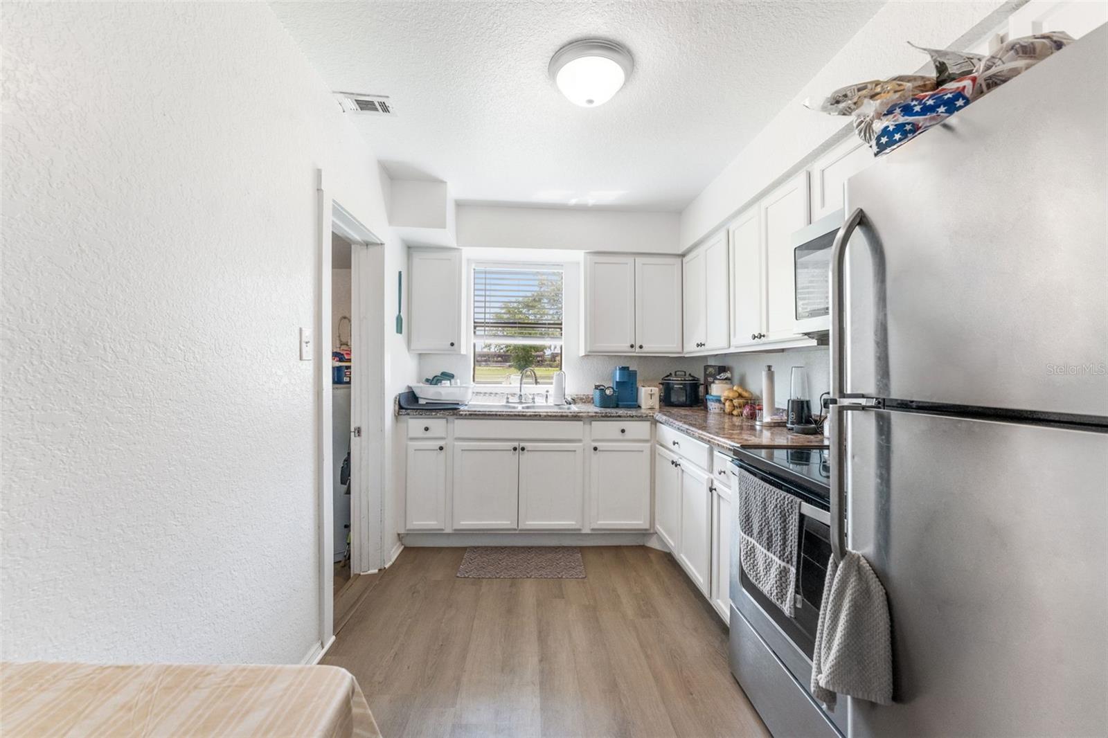 652 N Jackson St Property Photo 12