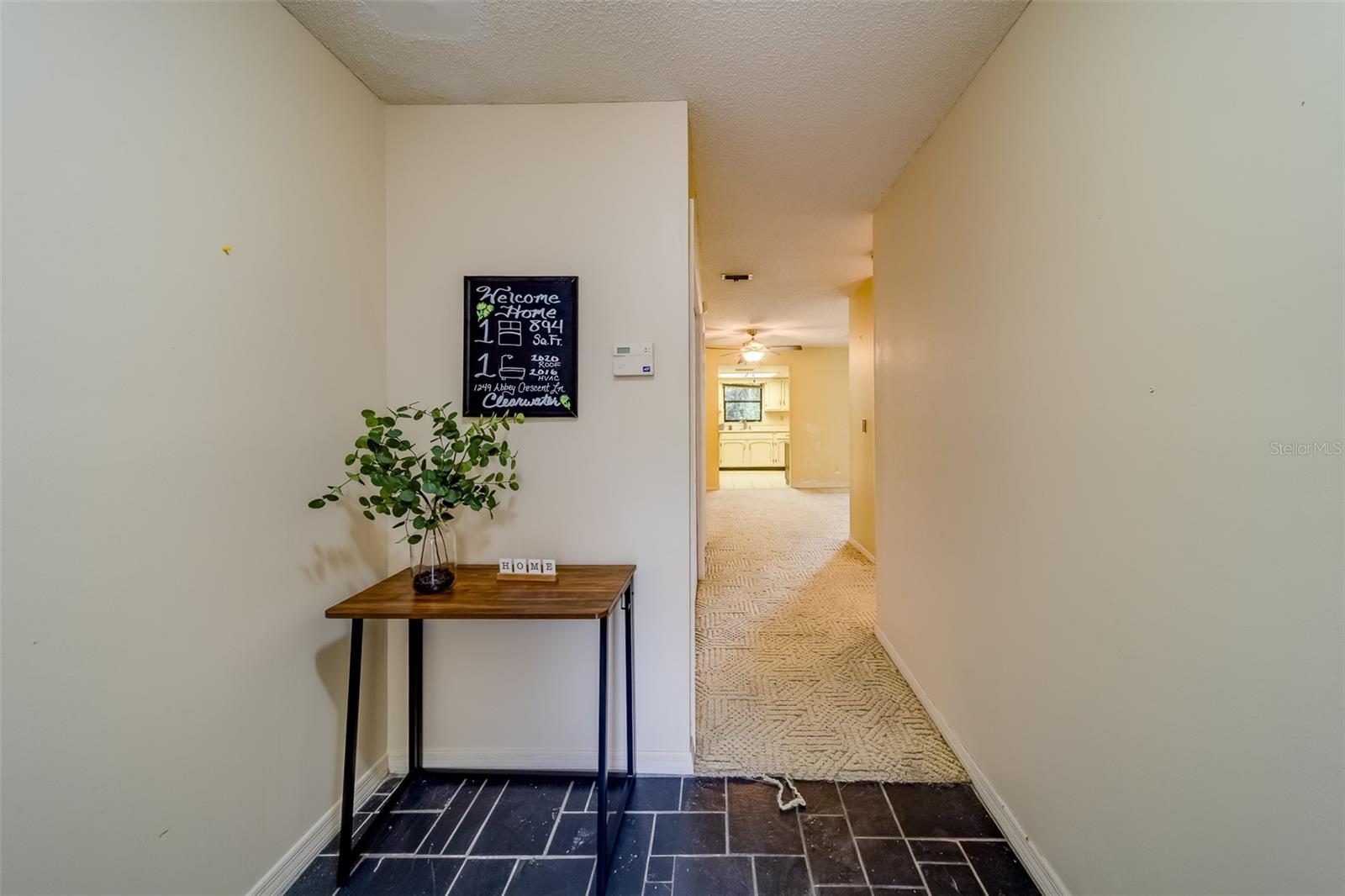 1249 Abbey Crescent Ln Property Photo 2