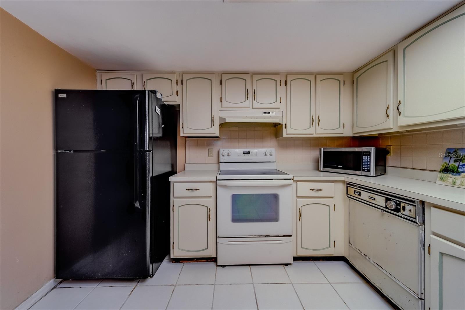 1249 Abbey Crescent Ln Property Photo 15