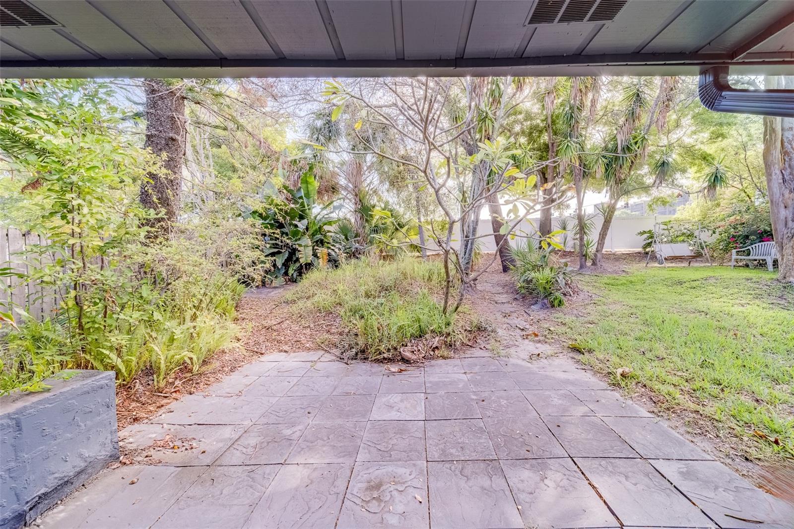 1249 Abbey Crescent Ln Property Photo 20