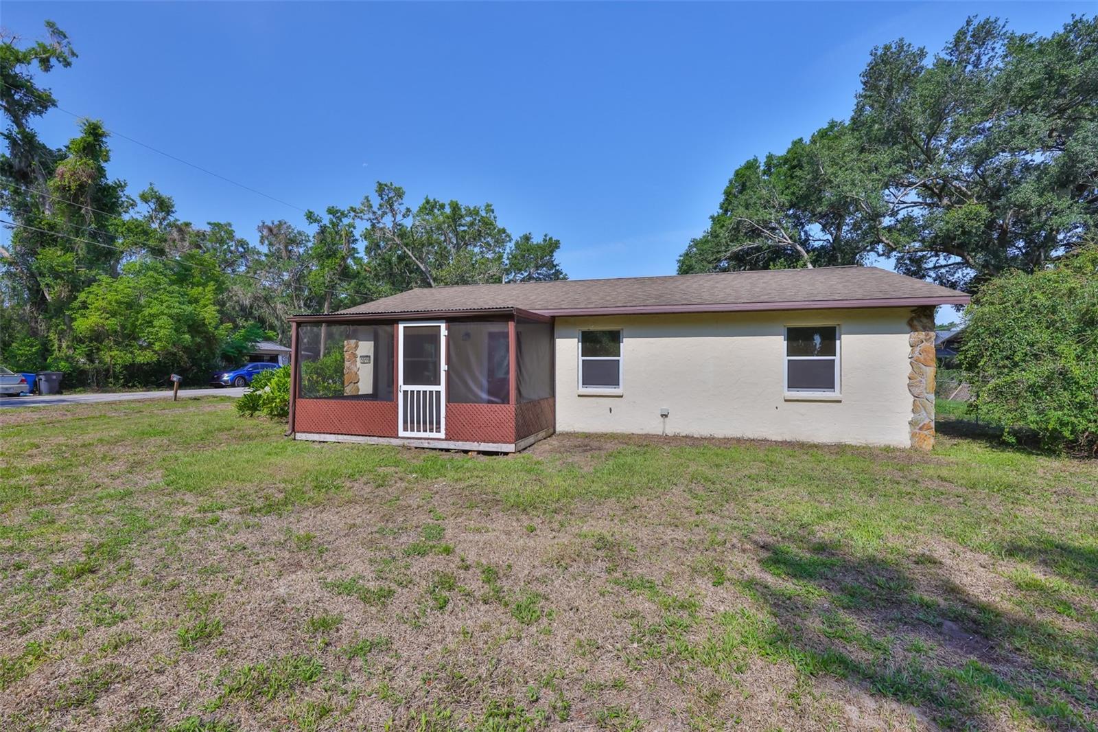 1019 Lakeside Dr Property Photo 1