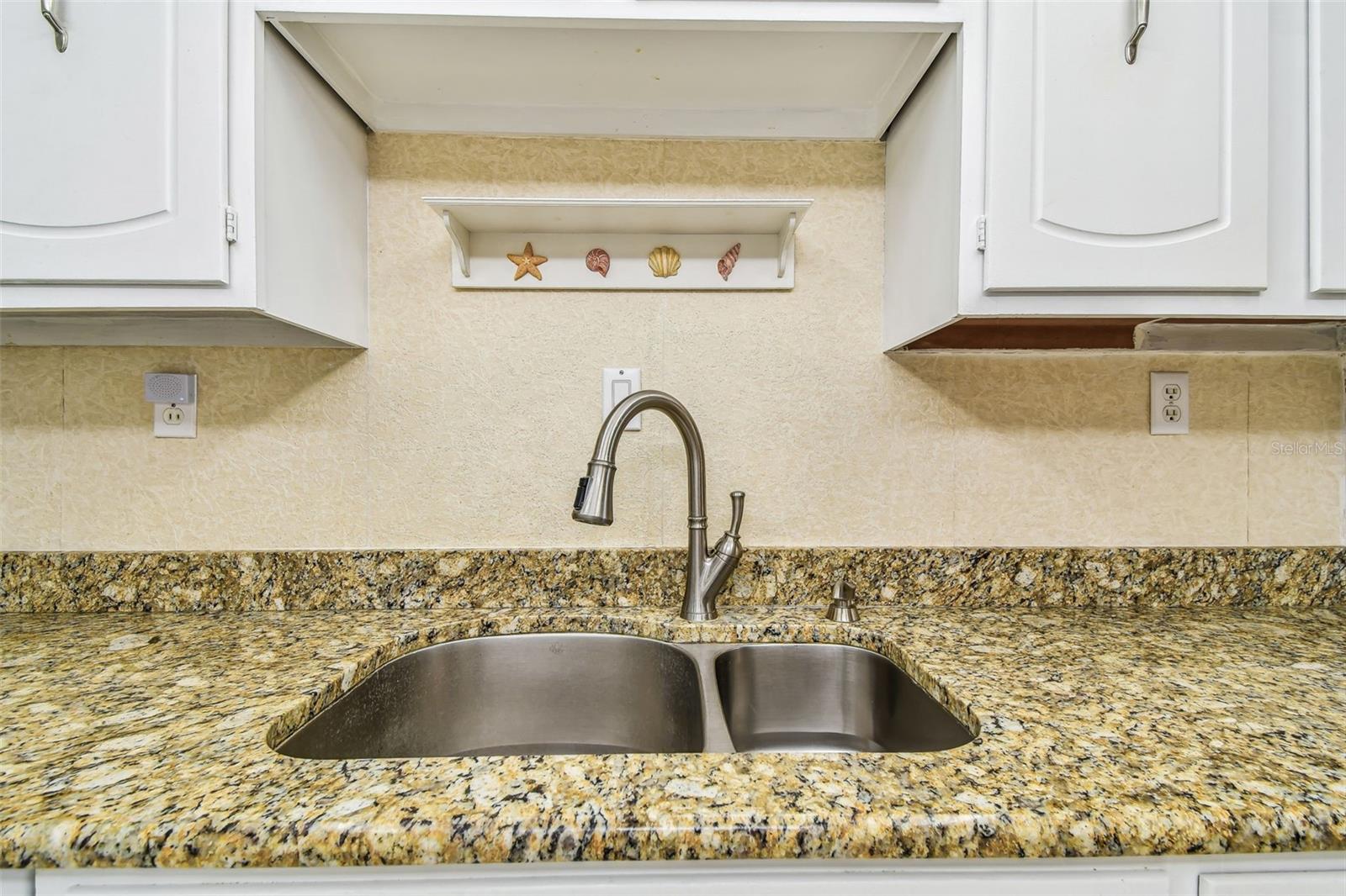 17920 Gulf Blvd #208 Property Photo 14