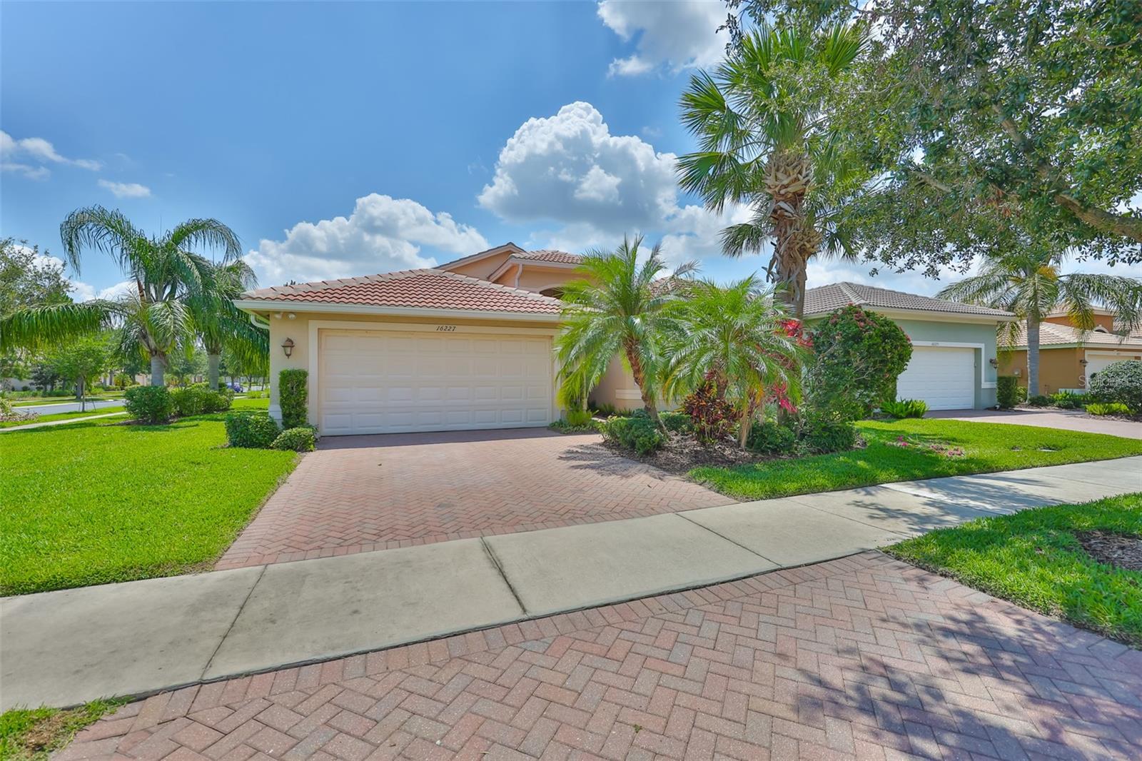16227 Cape Coral Dr Property Photo 3