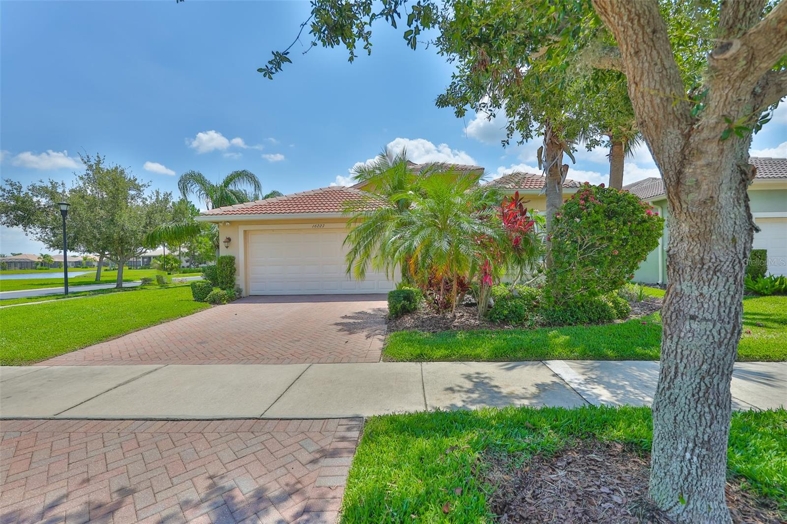 16227 Cape Coral Dr Property Photo 5