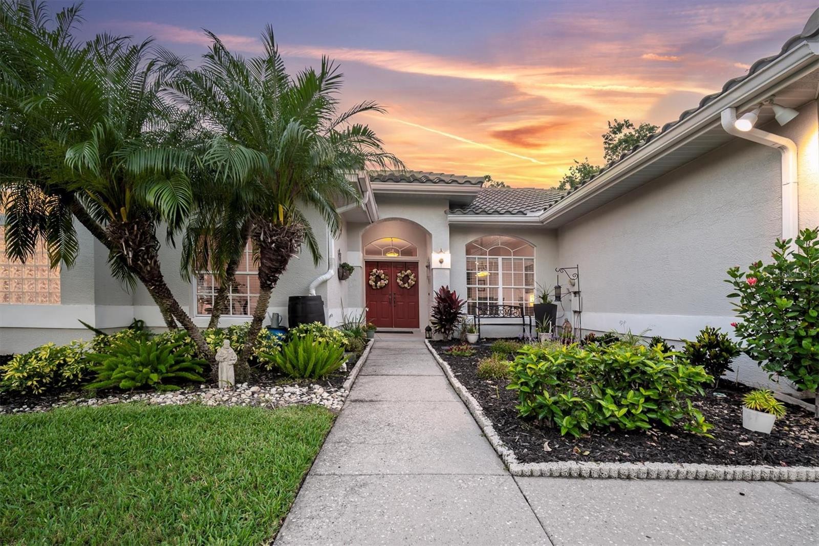 137 Woodcreek Dr E Property Photo 5