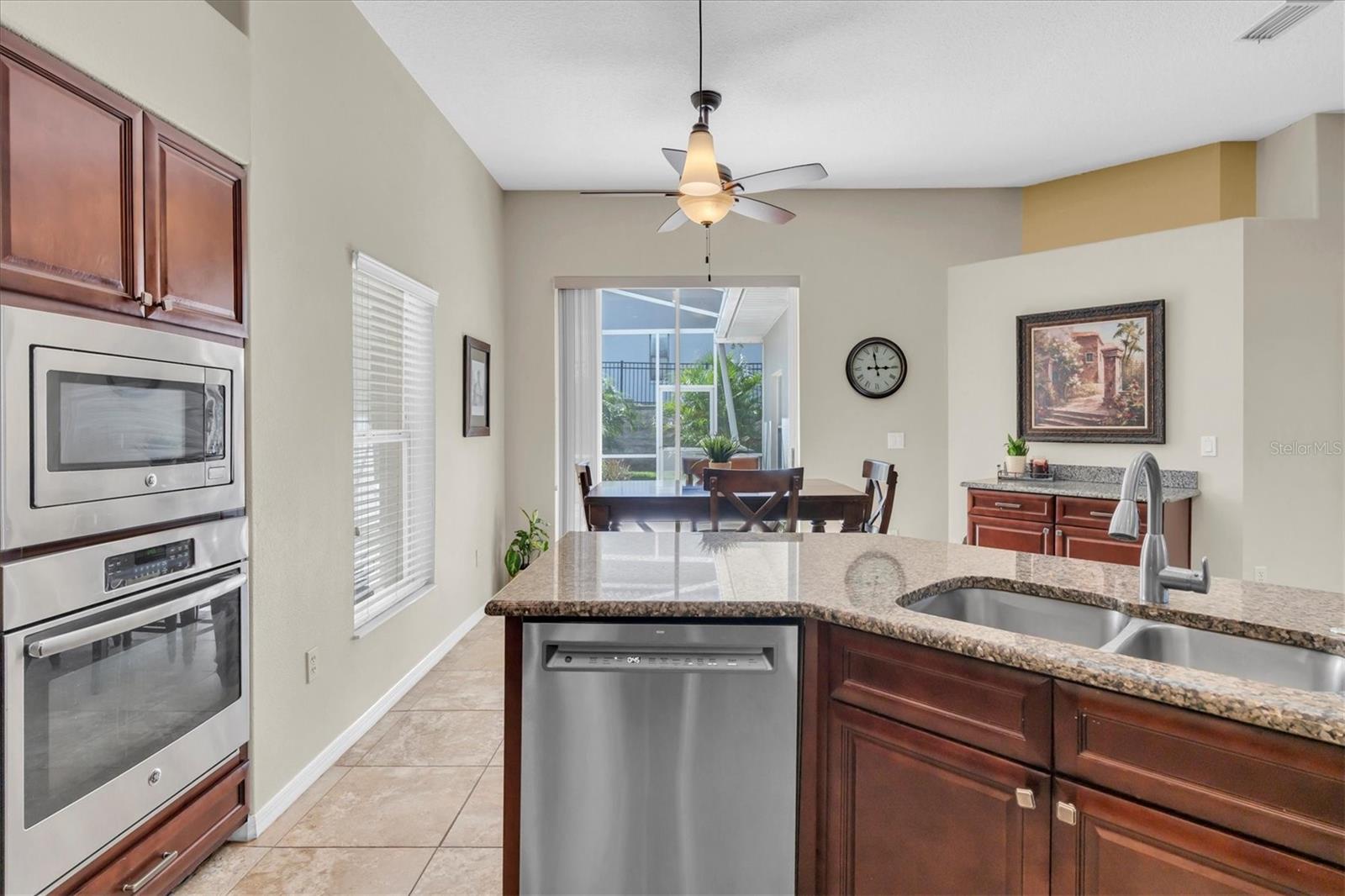 137 Woodcreek Dr E Property Photo 13