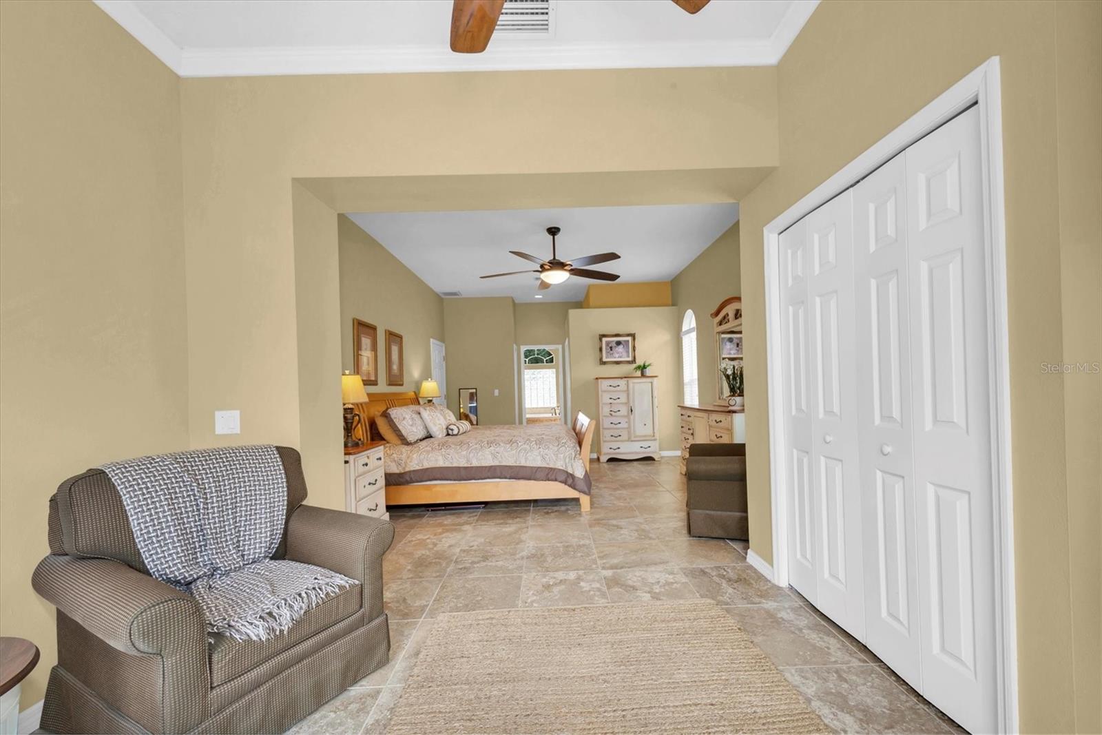 137 Woodcreek Dr E Property Photo 20