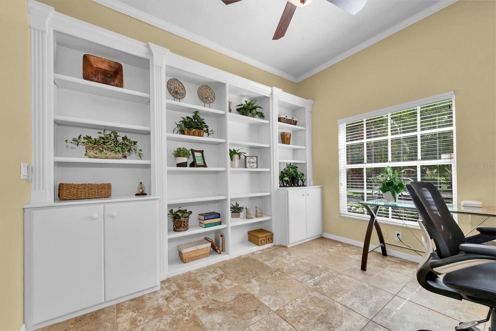 137 Woodcreek Dr E Property Photo 34