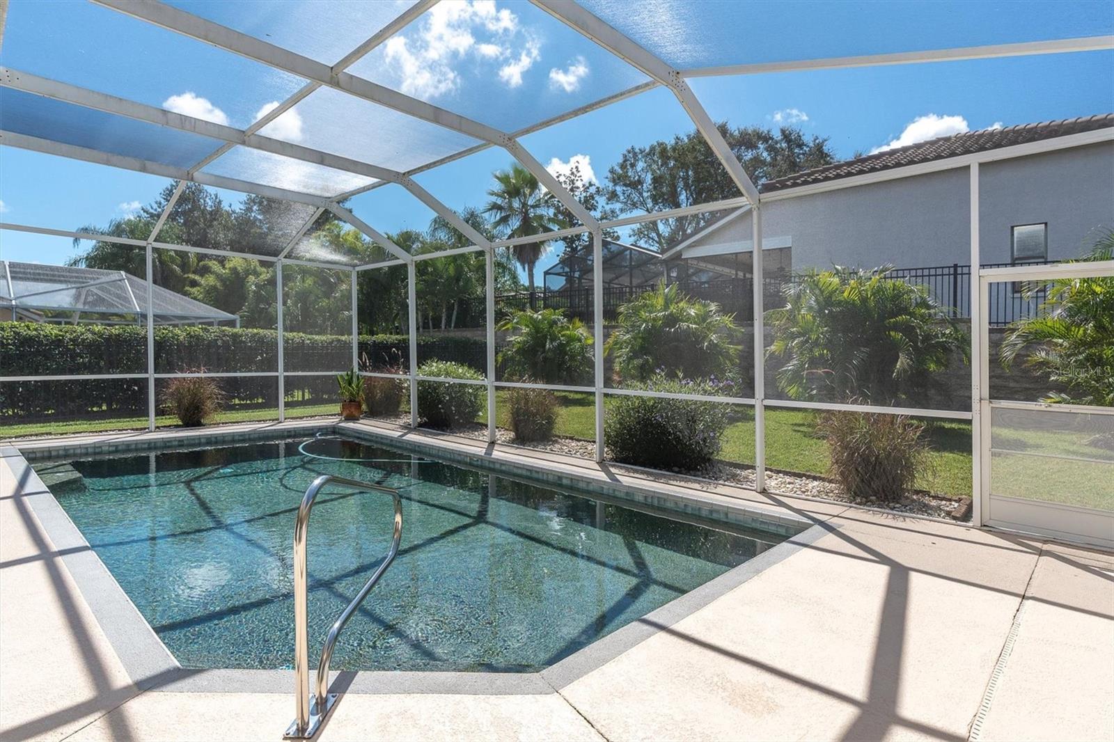 137 Woodcreek Dr E Property Photo 37