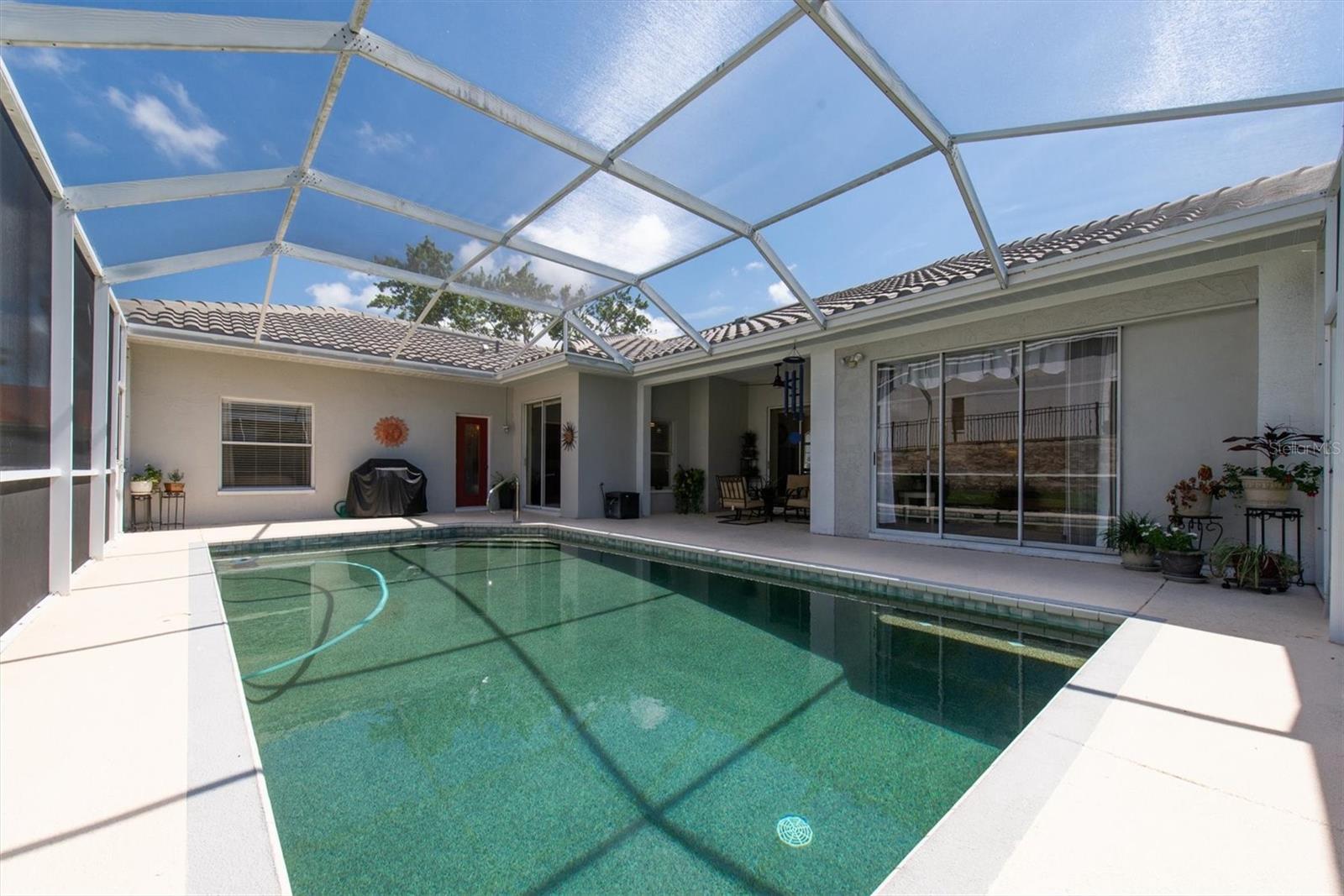 137 Woodcreek Dr E Property Photo 39